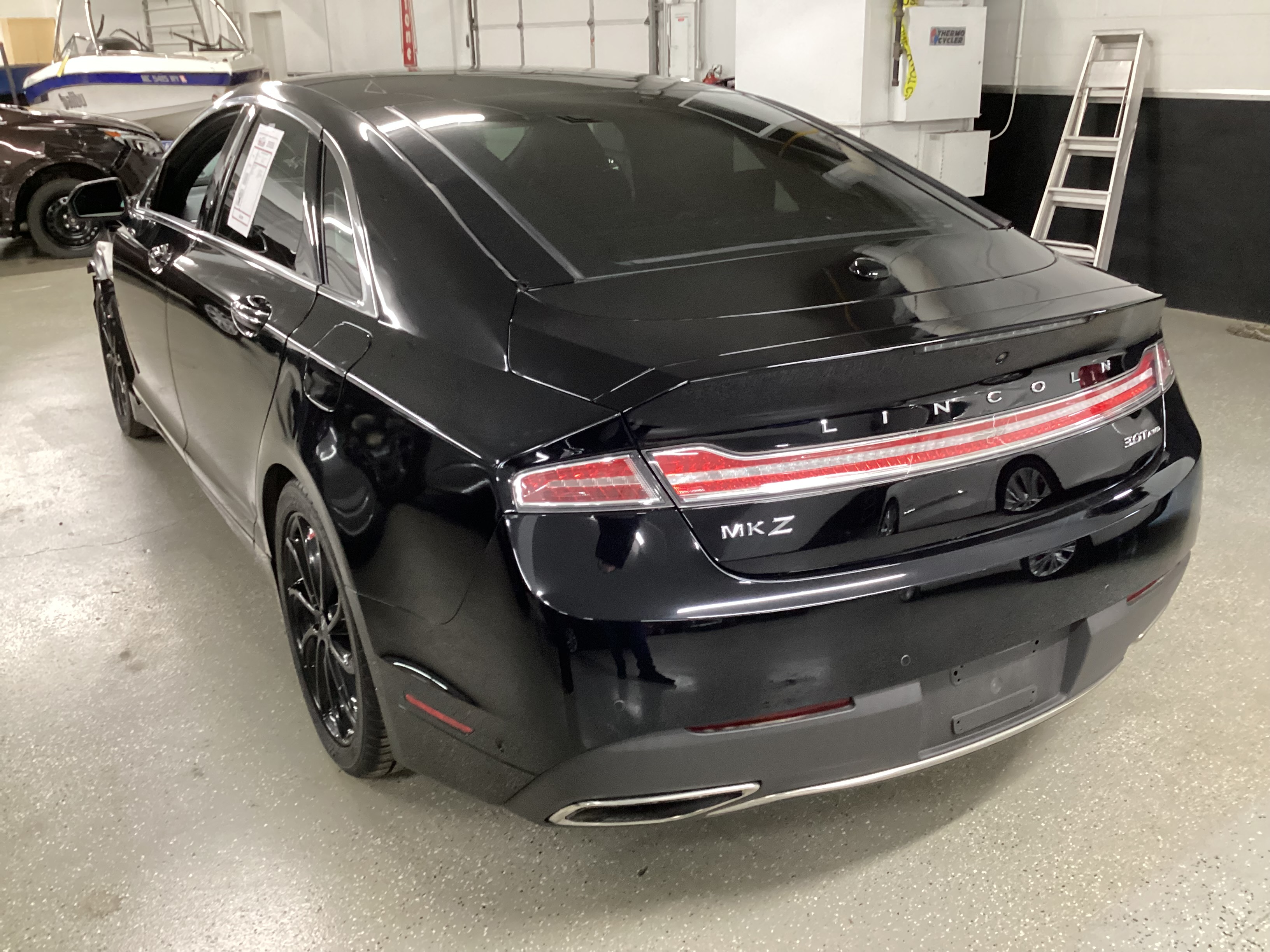 2020 LINCOLN MKZ Reserve AWD - Image 2