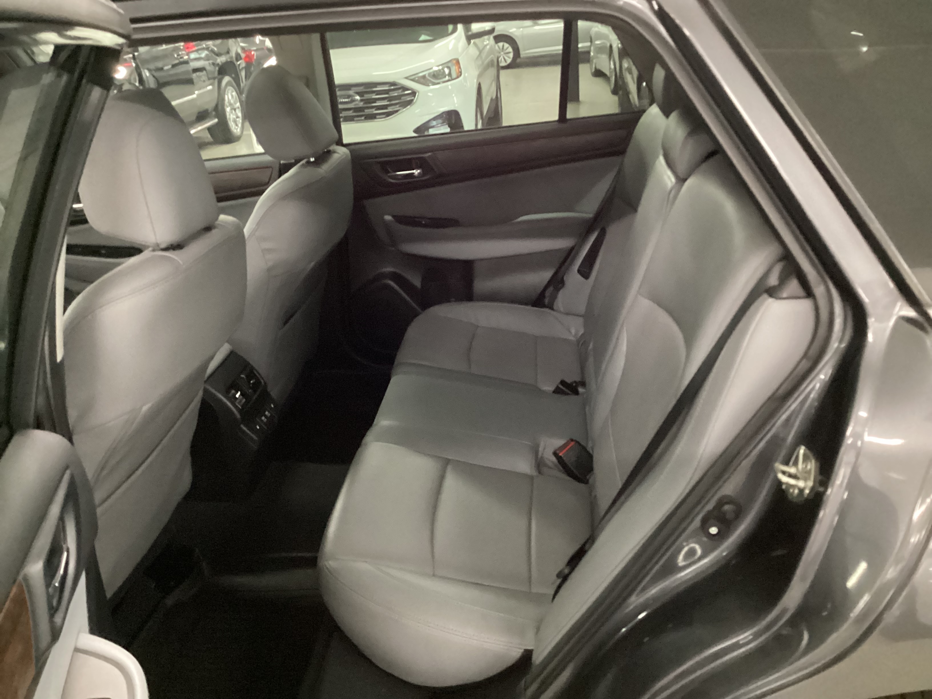 2019 SUBARU Outback Limited AWD - Image 8