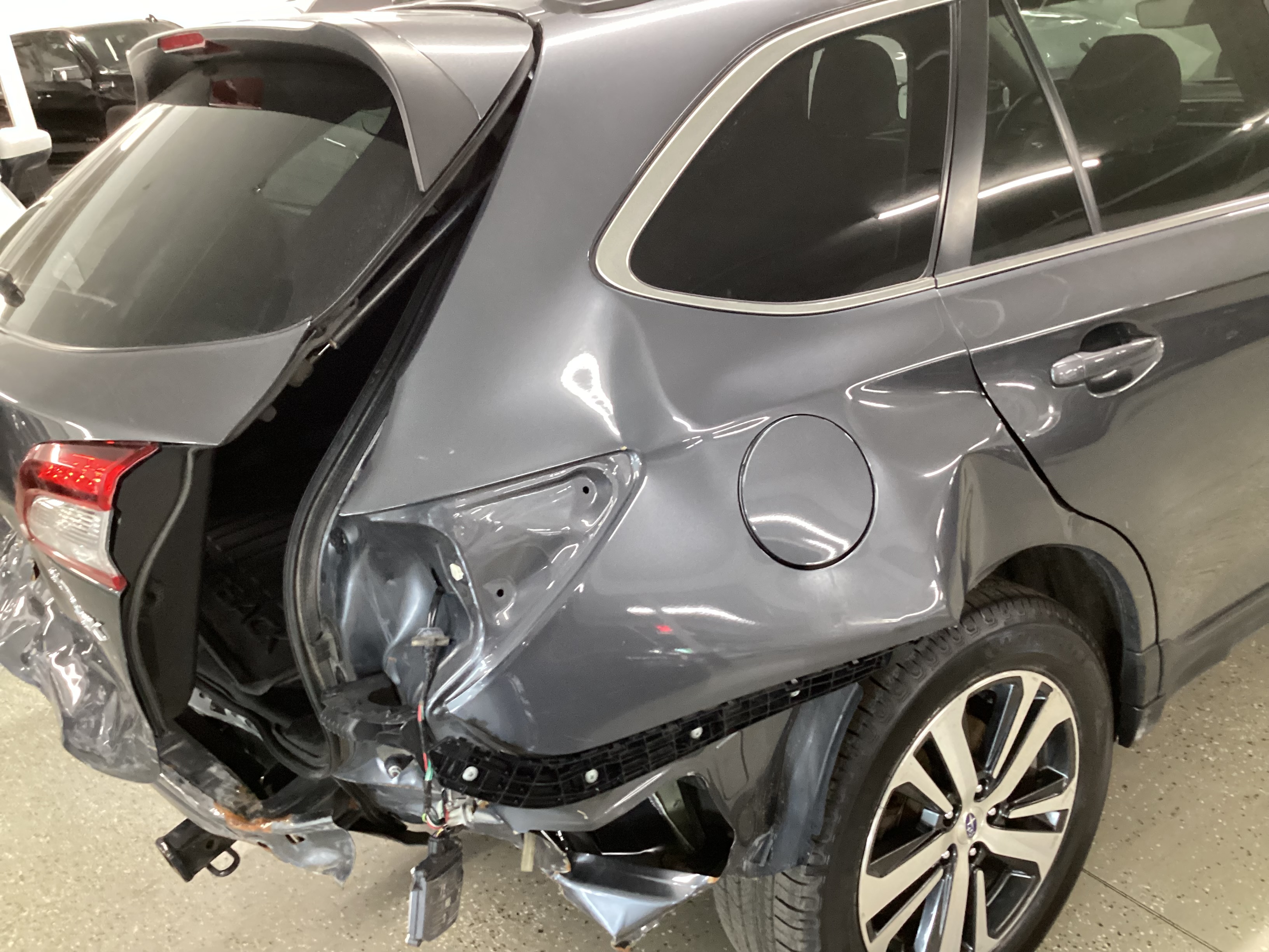 2019 SUBARU Outback Limited AWD - Image 13