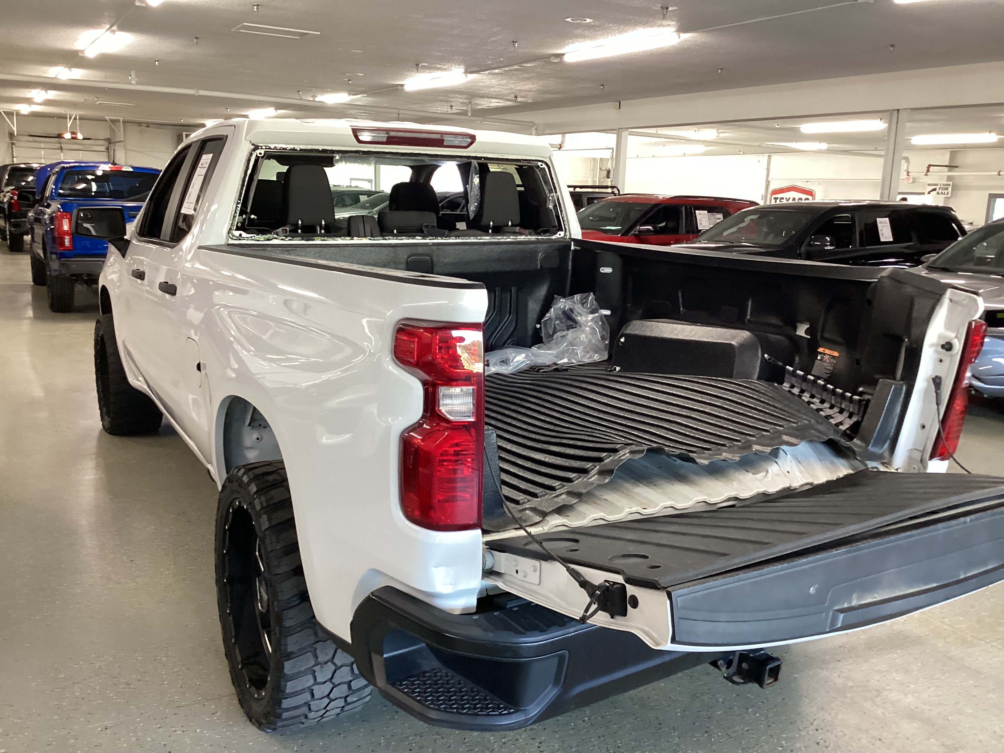 2019 CHEVROLET Silverado Double Cab Work Truck 4WD - Image 2