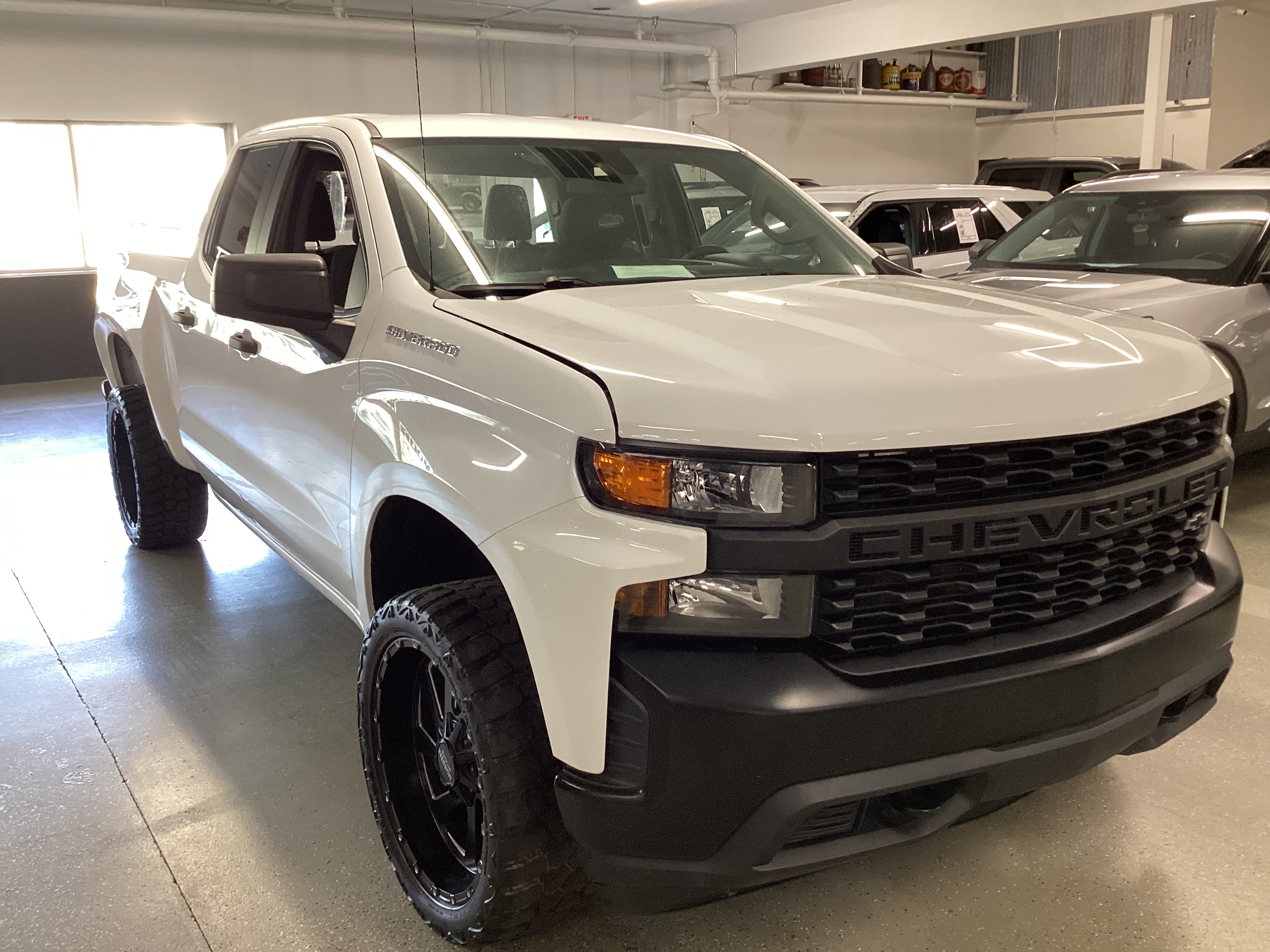 2019 CHEVROLET Silverado Double Cab Work Truck 4WD - Image 4
