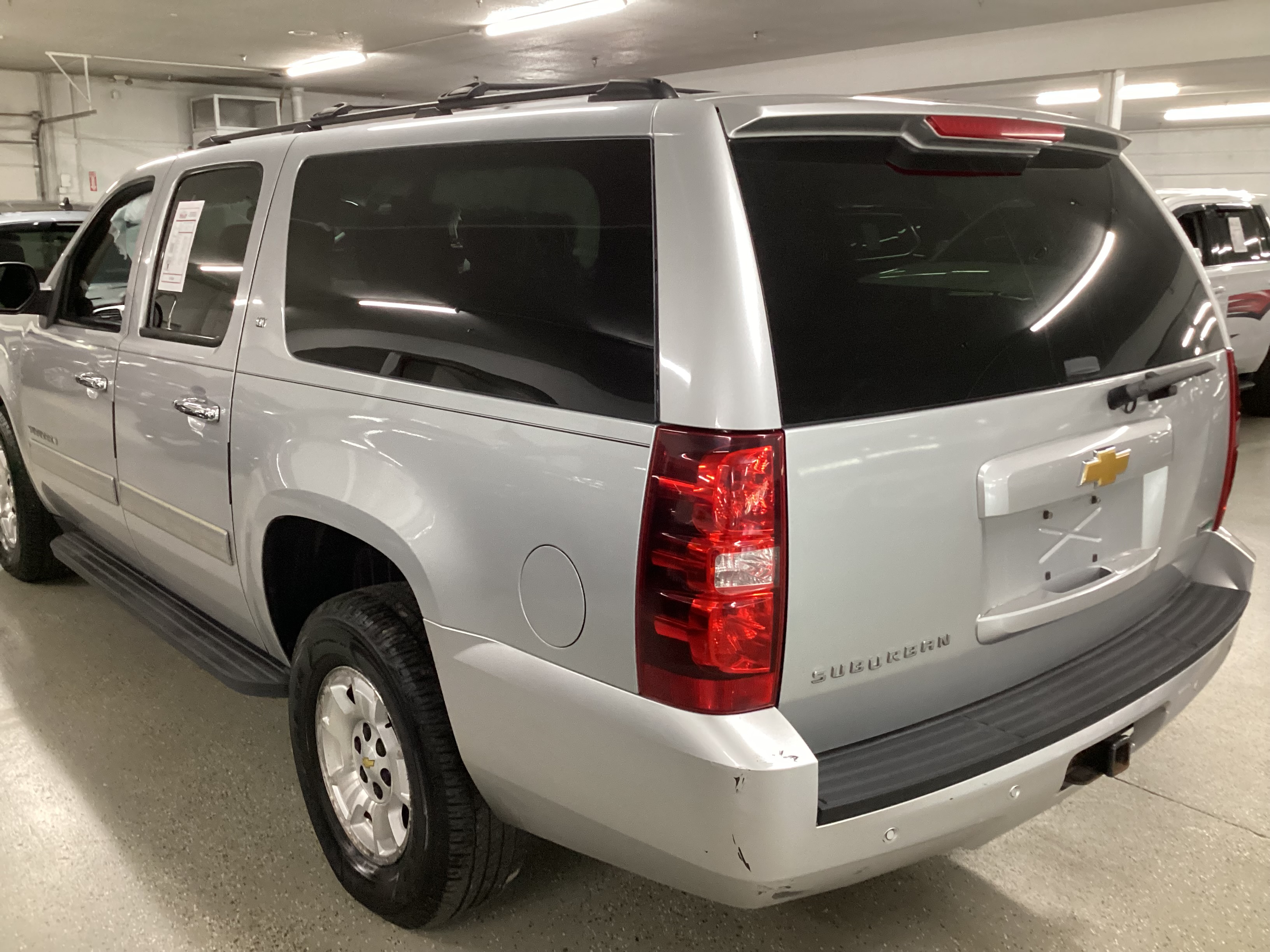 2013 CHEVROLET Suburban 1500  LT 4WD - Image 2