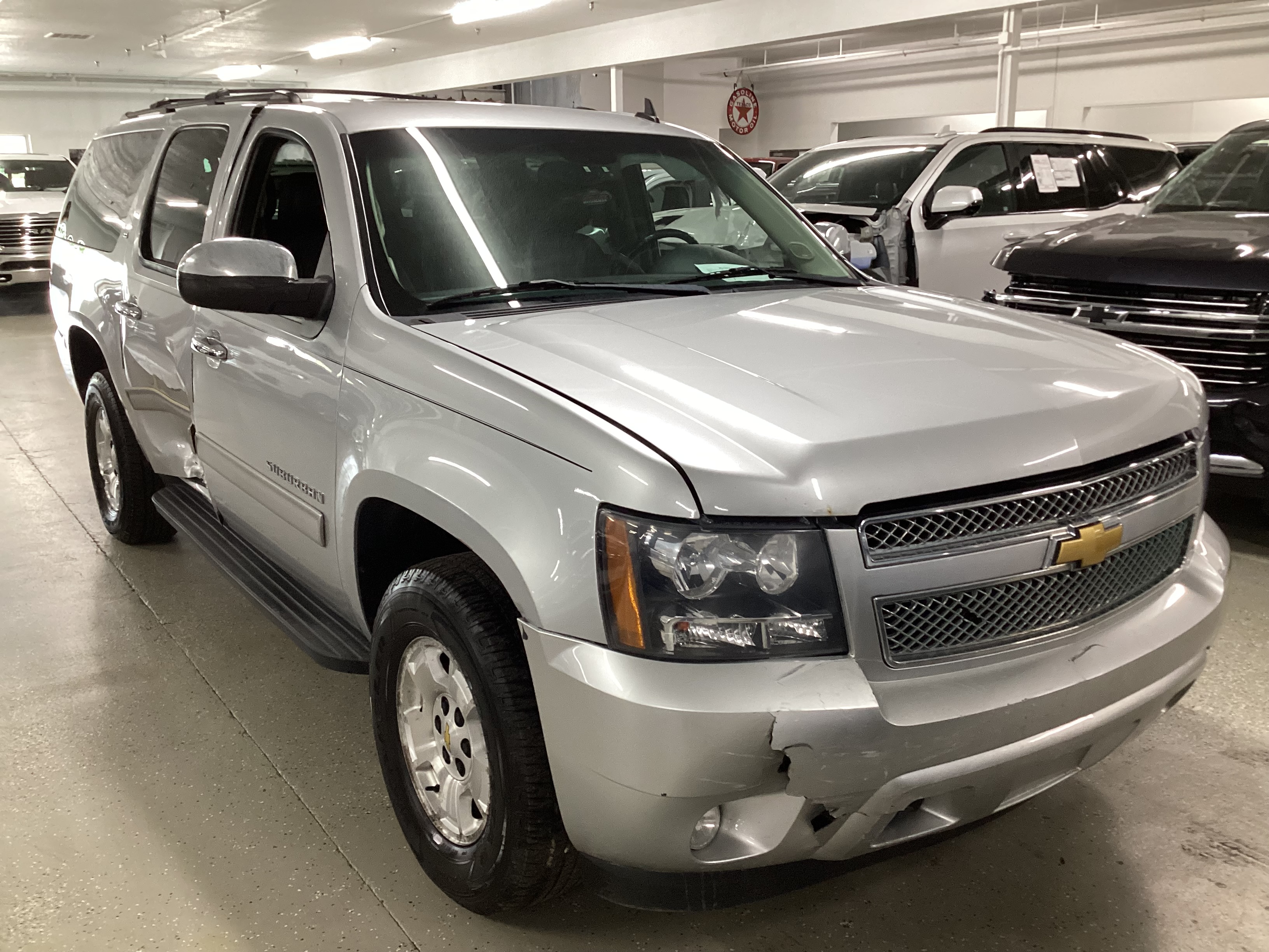 2013 CHEVROLET Suburban 1500  LT 4WD - Image 4