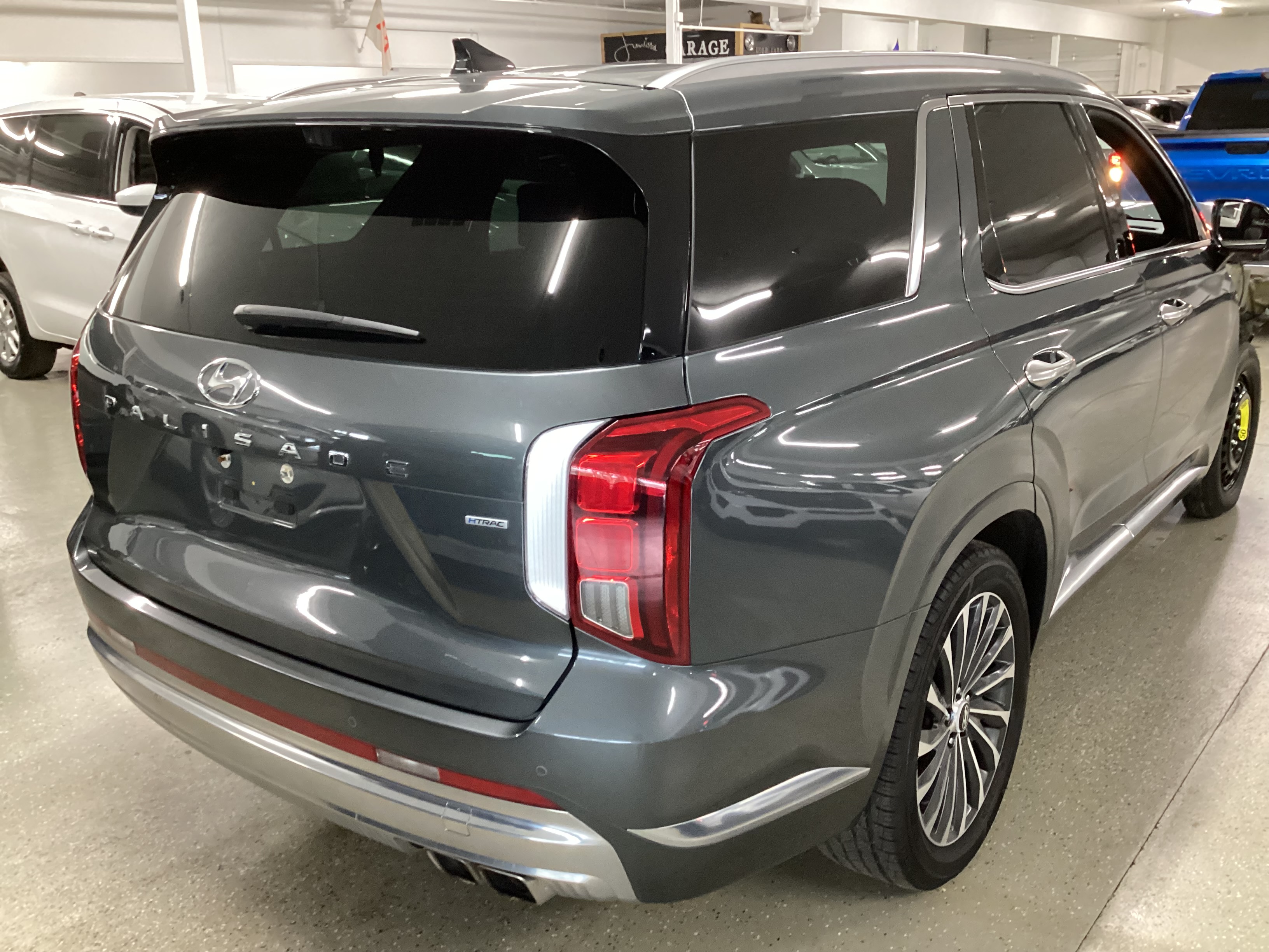 2024 HYUNDAI Palisade Calligraphy AWD - Image 3