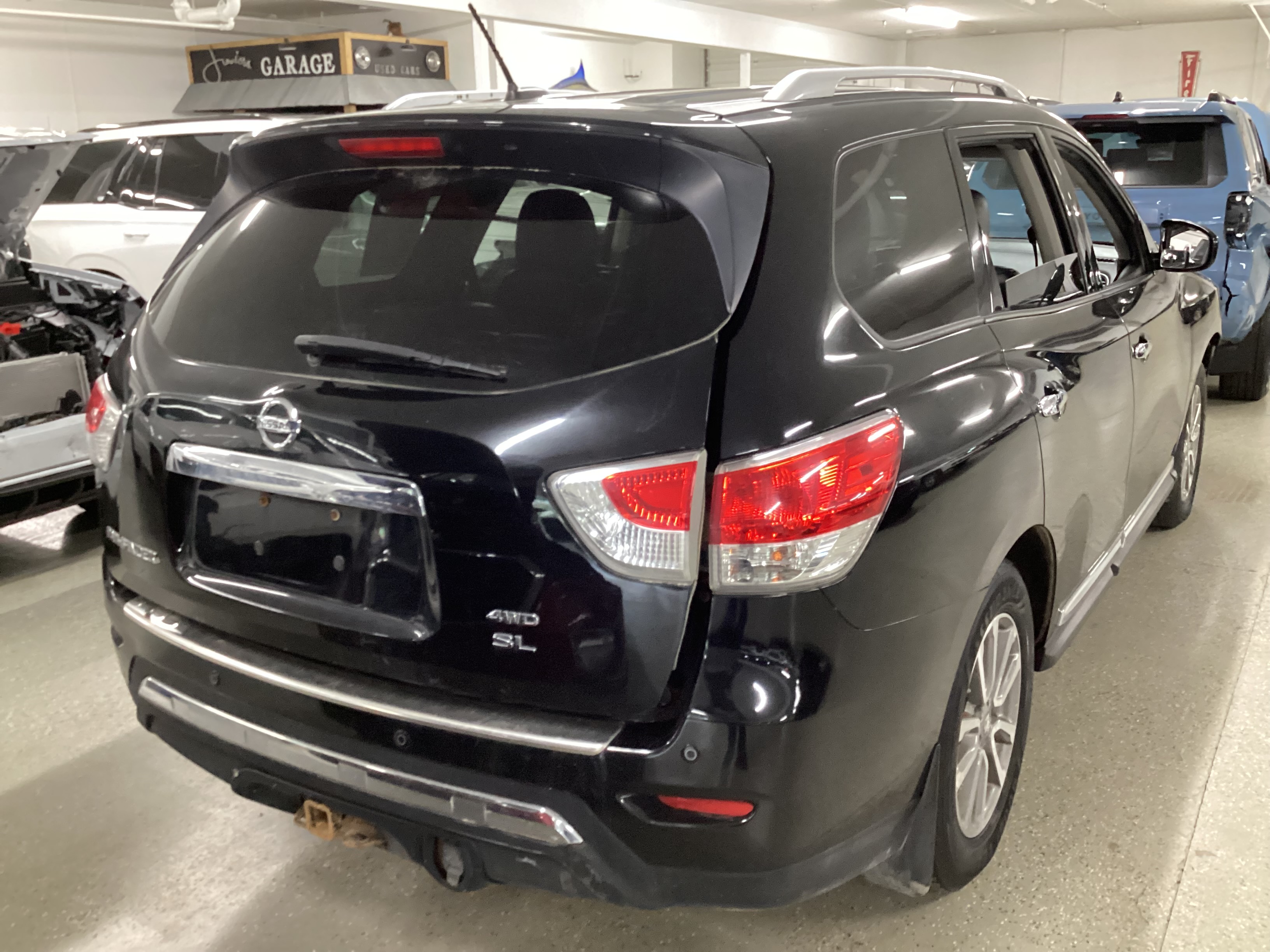 2014 NISSAN Pathfinder SL 4WD - Image 3