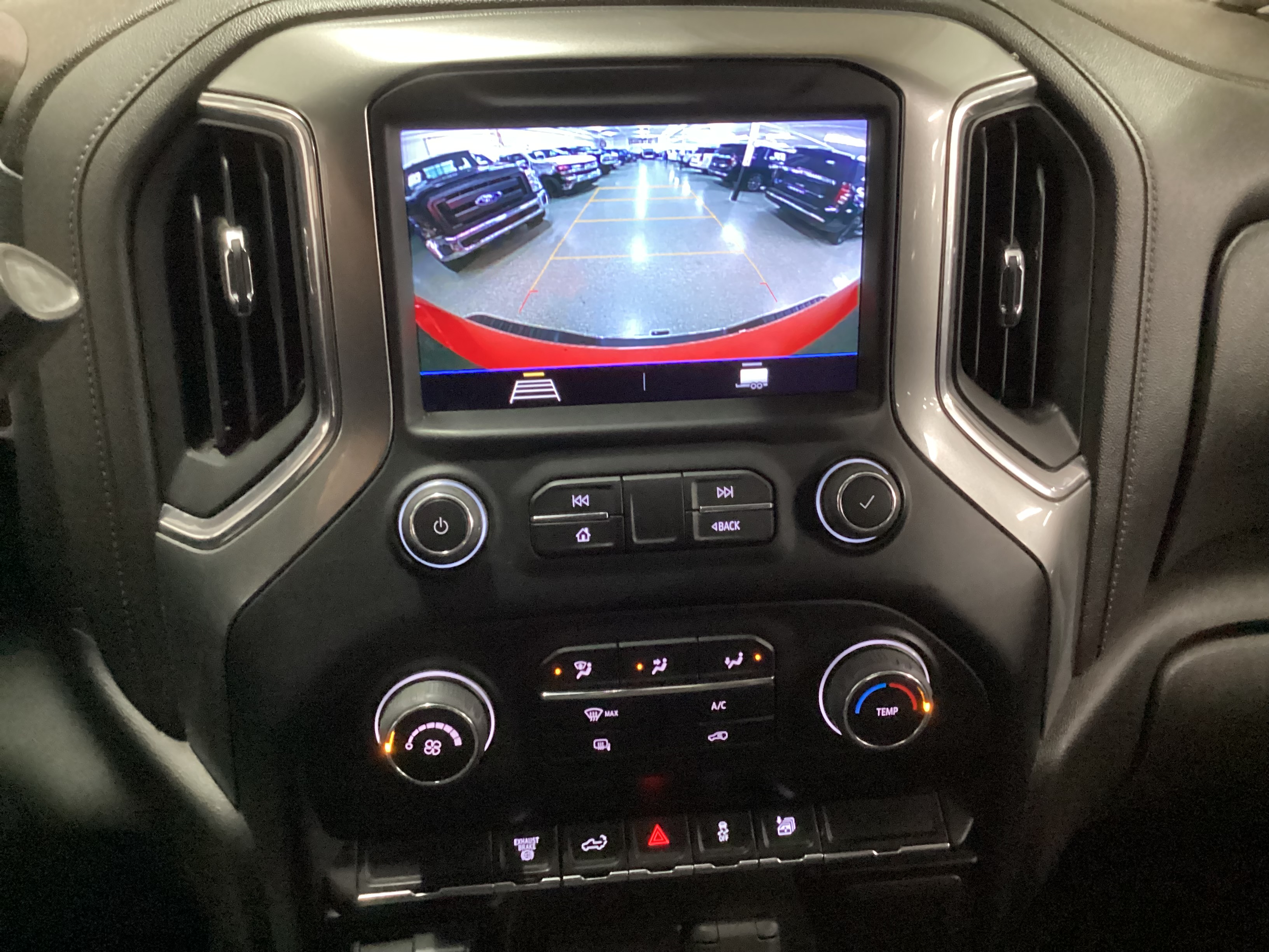 2022 CHEVROLET Silverado 3500HD LT Crew Cab 4WD Dually - Image 18