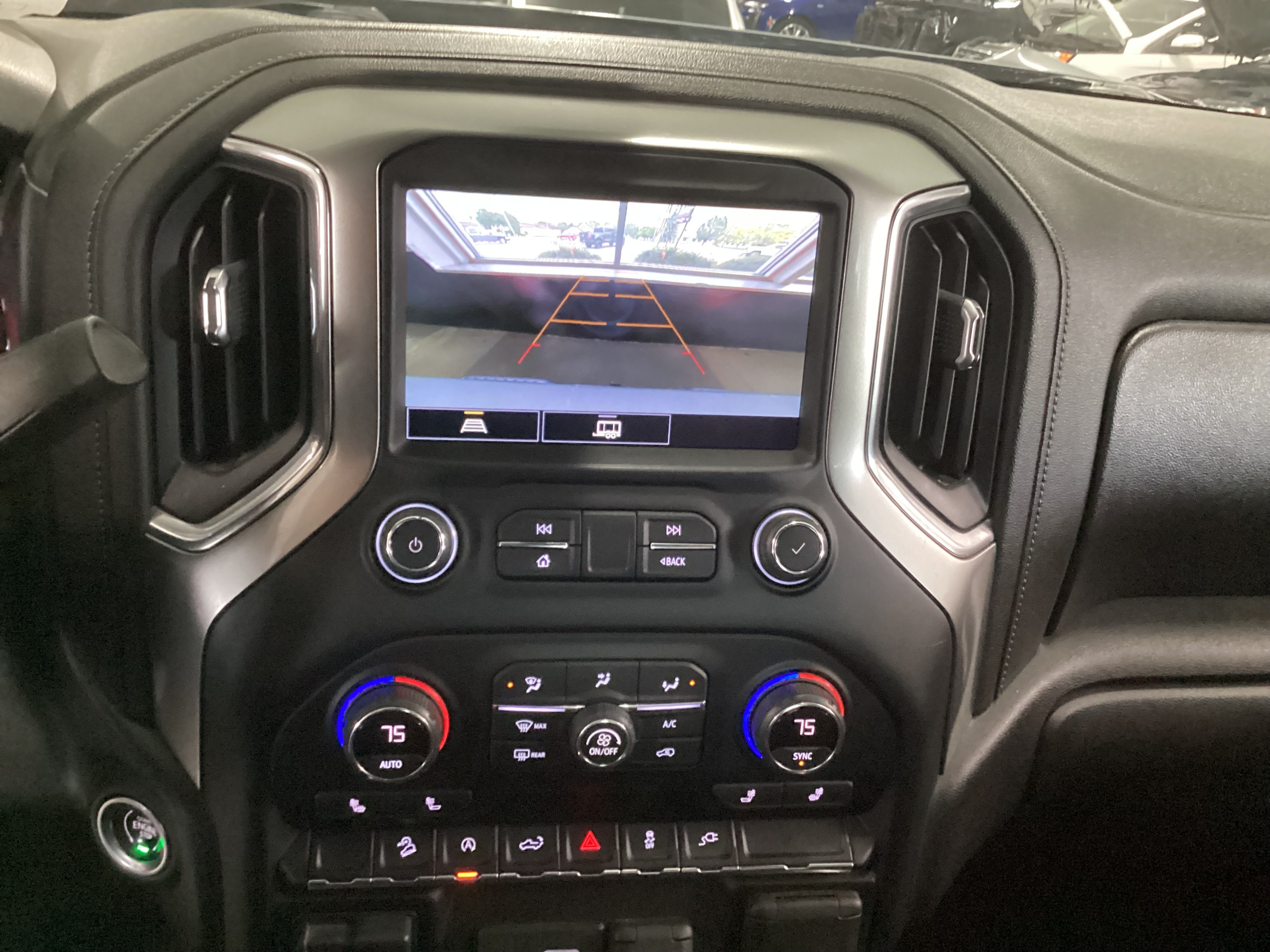 2021 CHEVROLET Silverado 4WD Crew Cab RST - Image 19