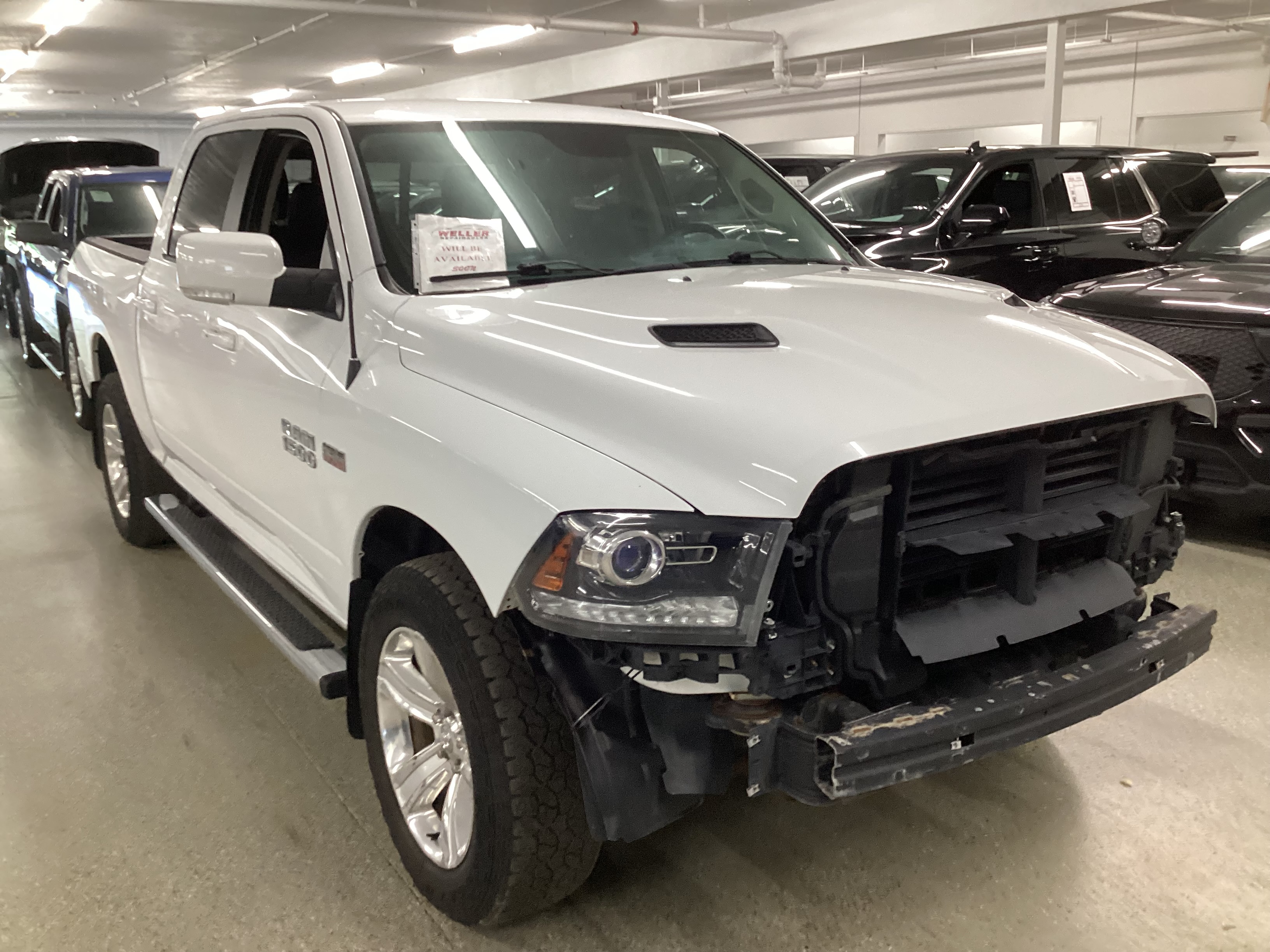 2016 RAM 1500 Sport 4WD Crew Cab - Image 4
