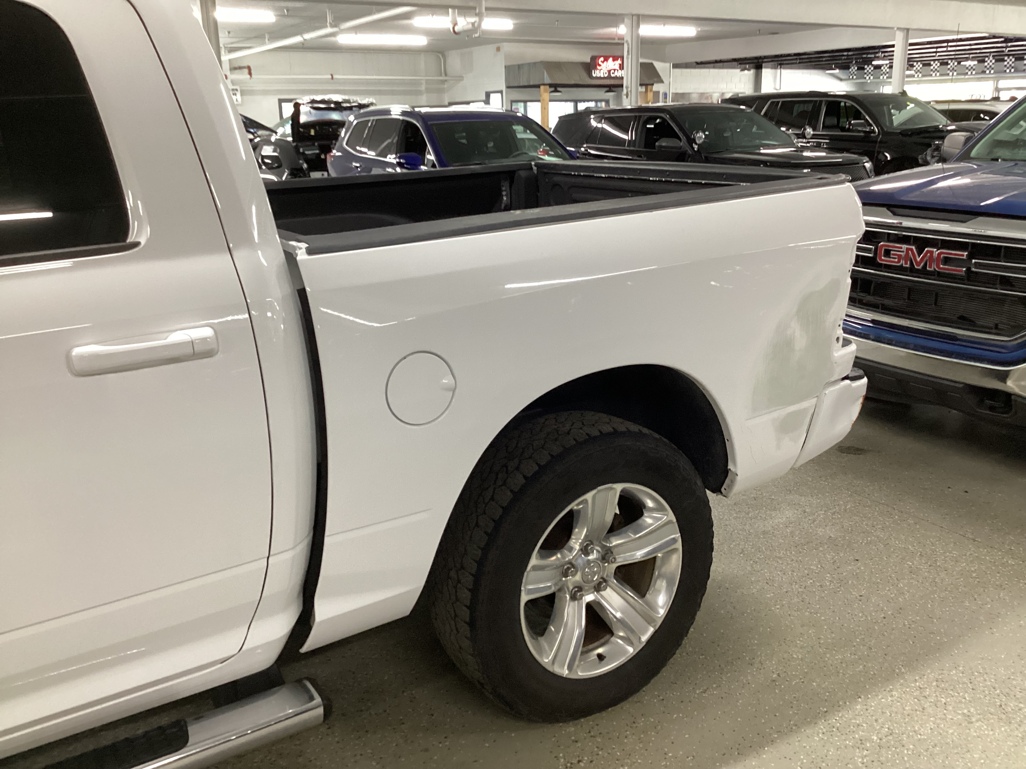 2016 RAM 1500 Sport 4WD Crew Cab - Image 8