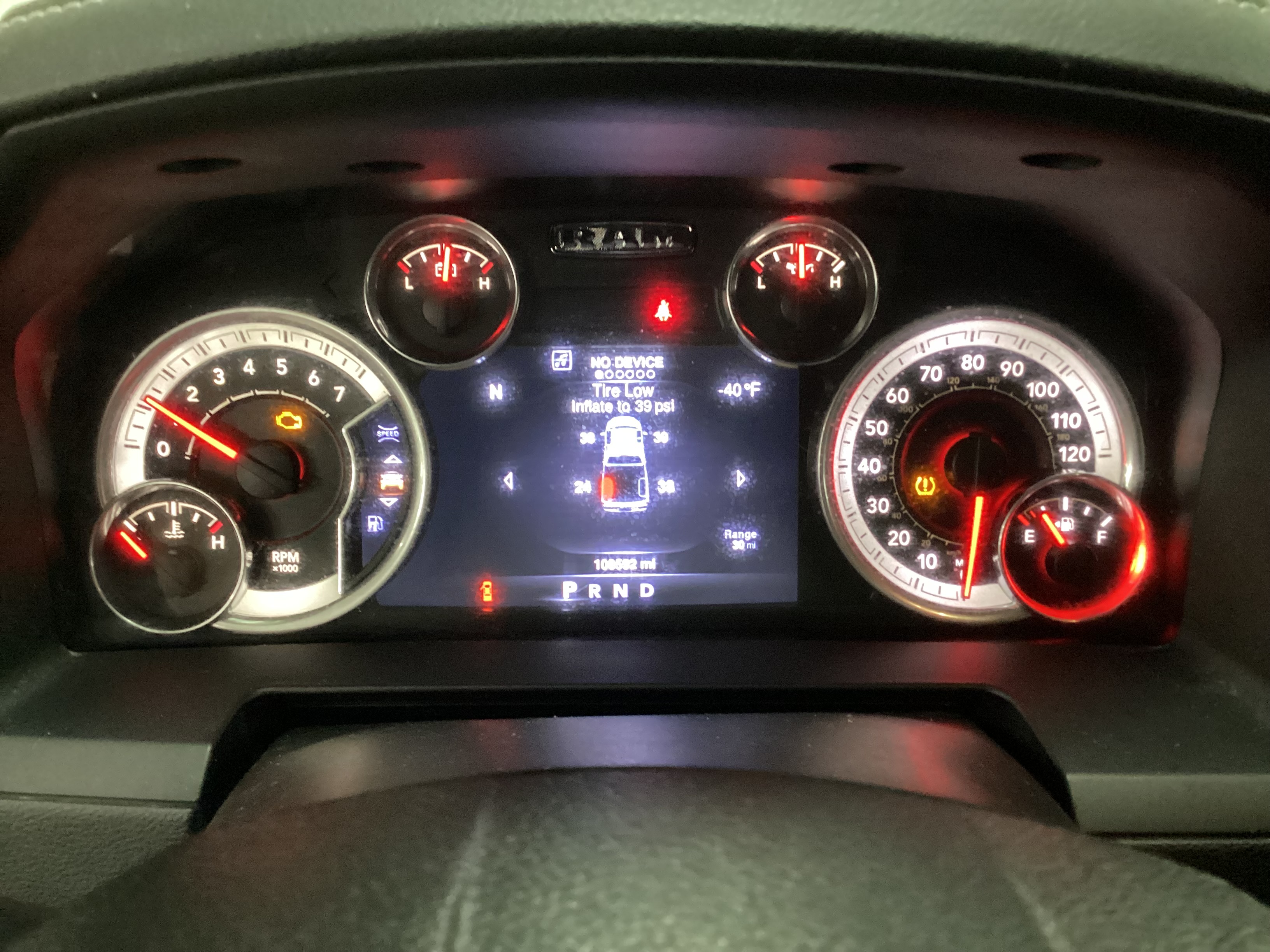 2016 RAM 1500 Sport 4WD Crew Cab - Image 16