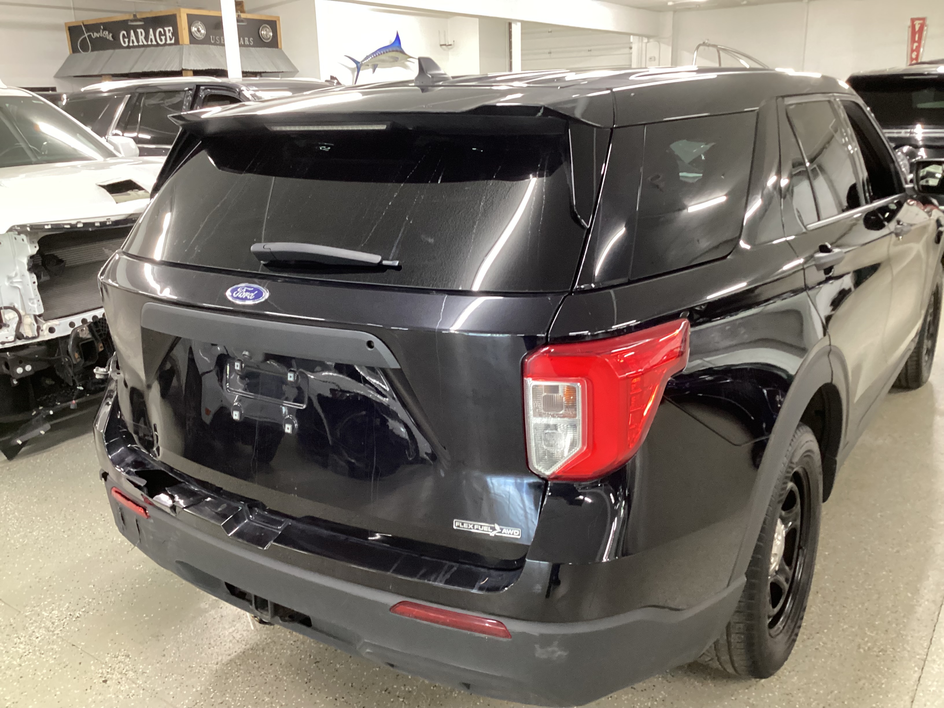 2023 FORD Explorer Police 4WD - Image 3
