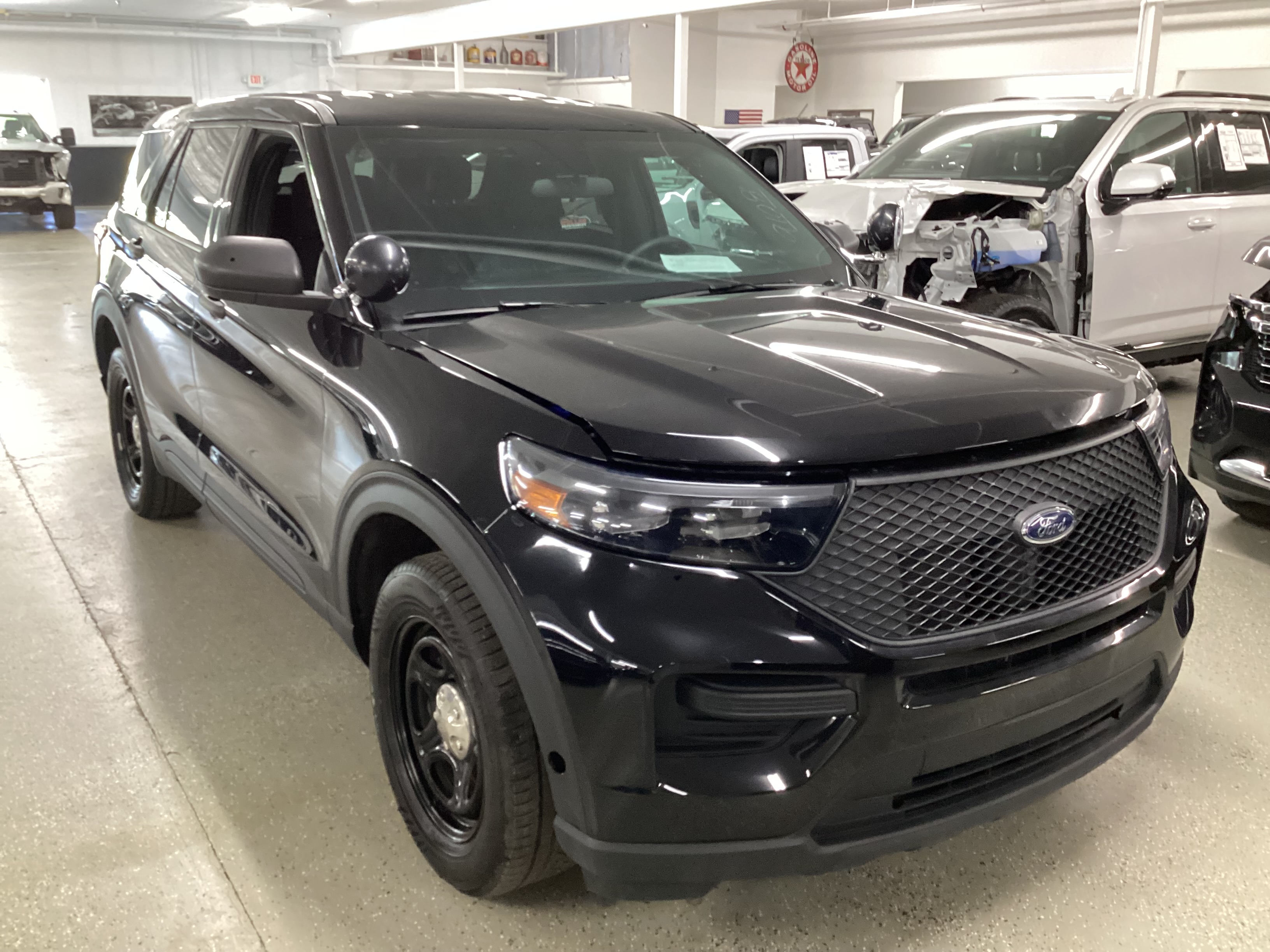 2023 FORD Explorer Police 4WD - Image 4