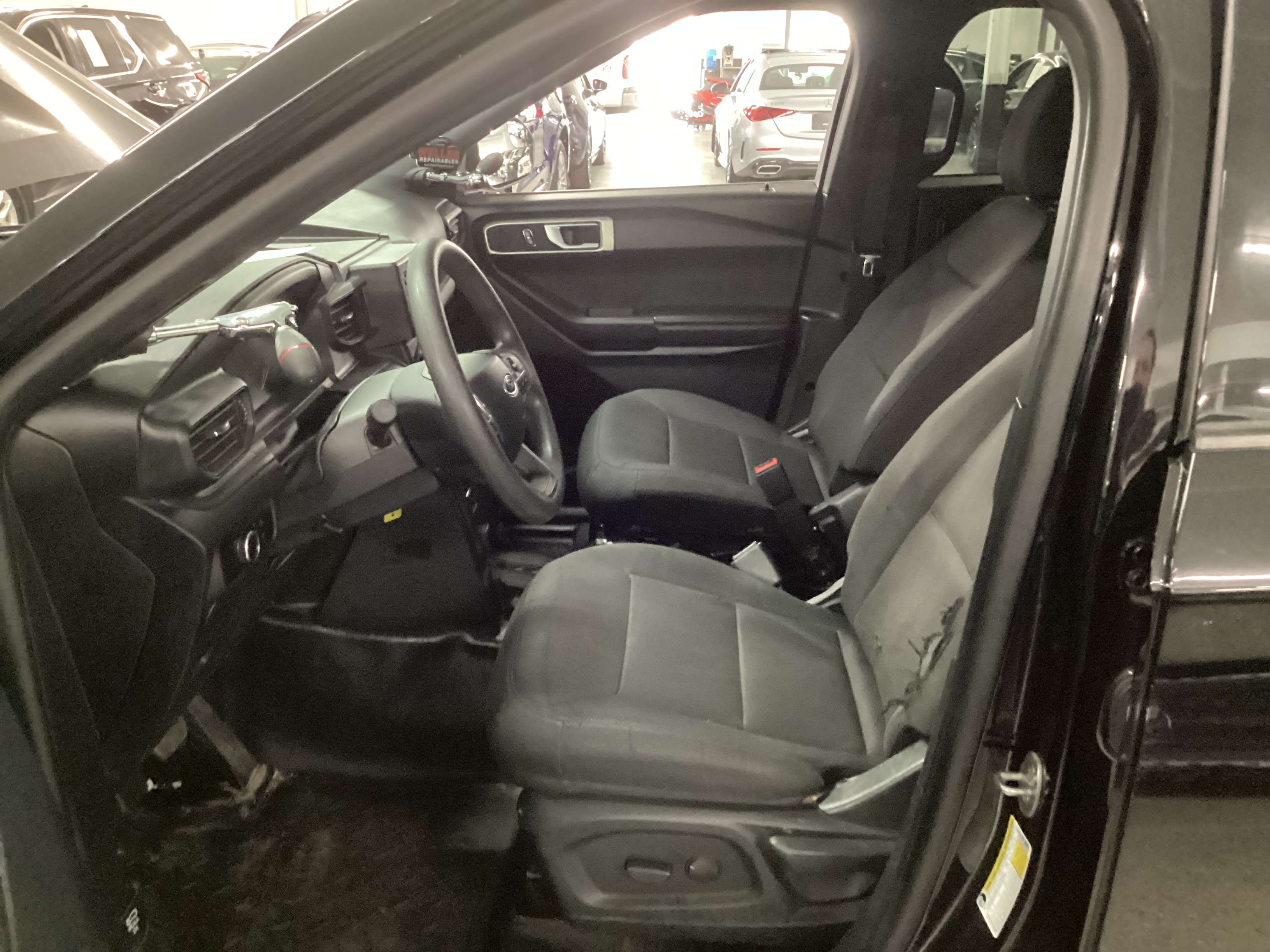 2023 FORD Explorer Police 4WD - Image 6