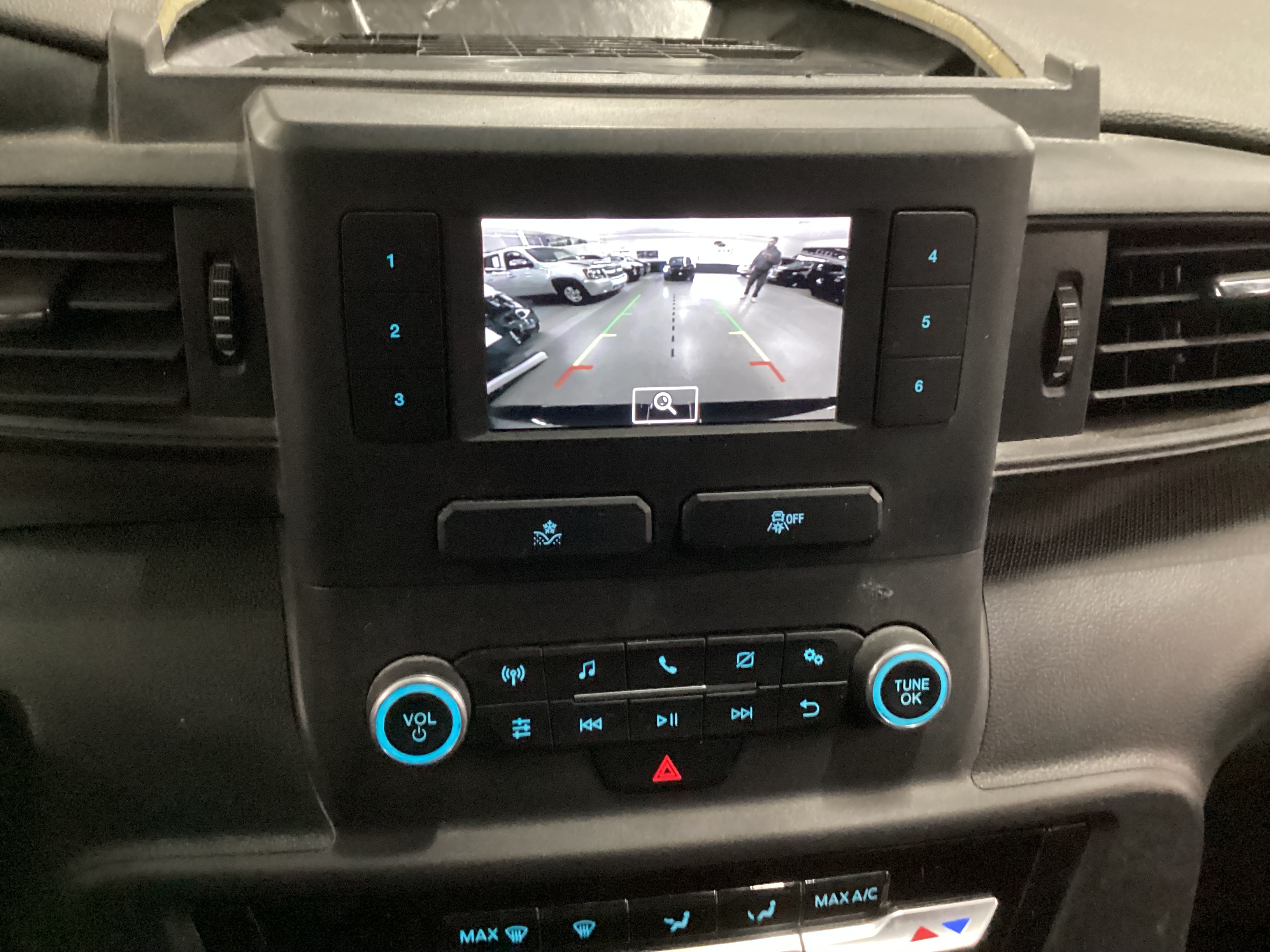 2022 FORD Explorer Police 4WD - Image 14