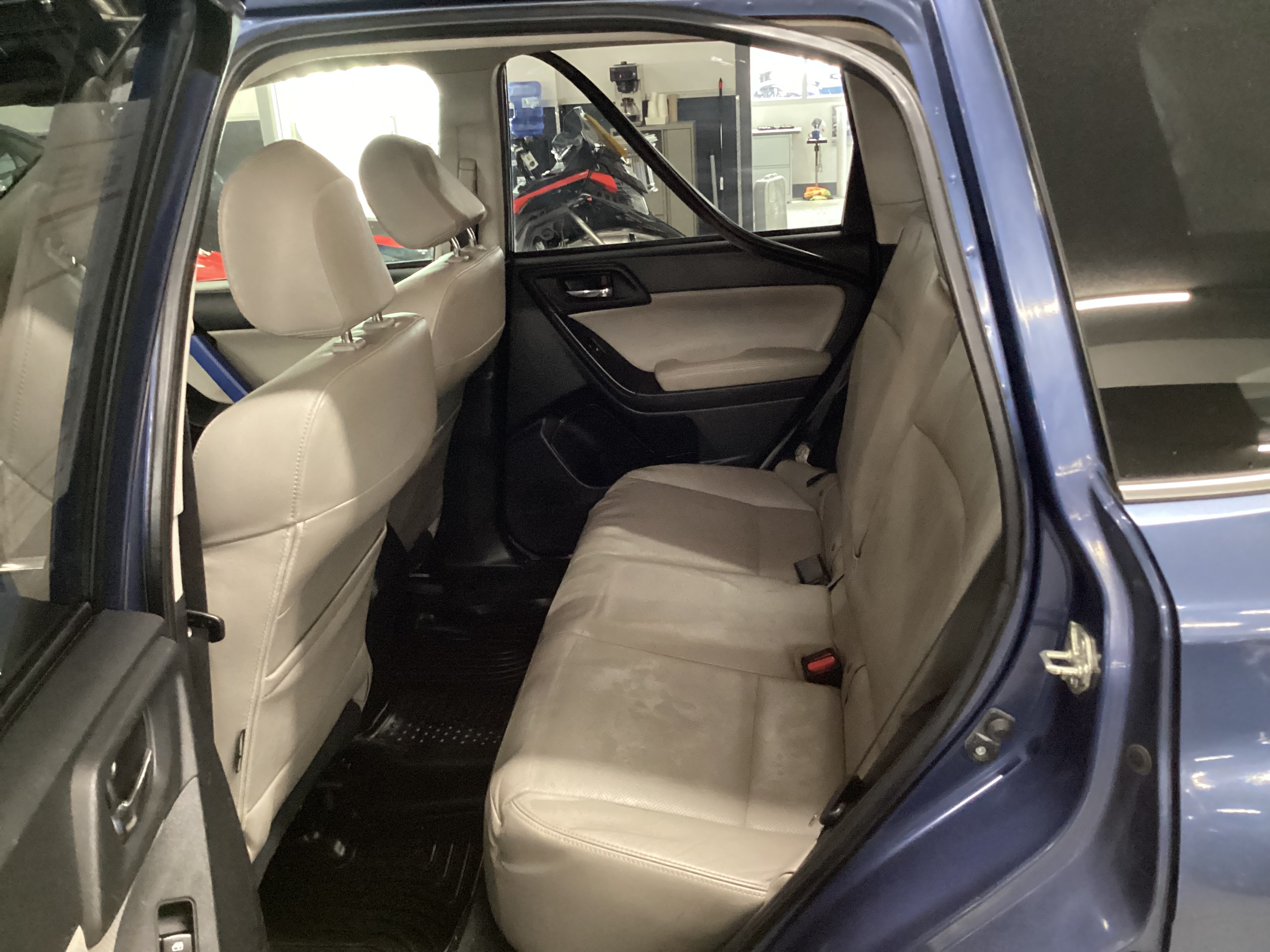 2014 SUBARU Forester Limited AWD - Image 7