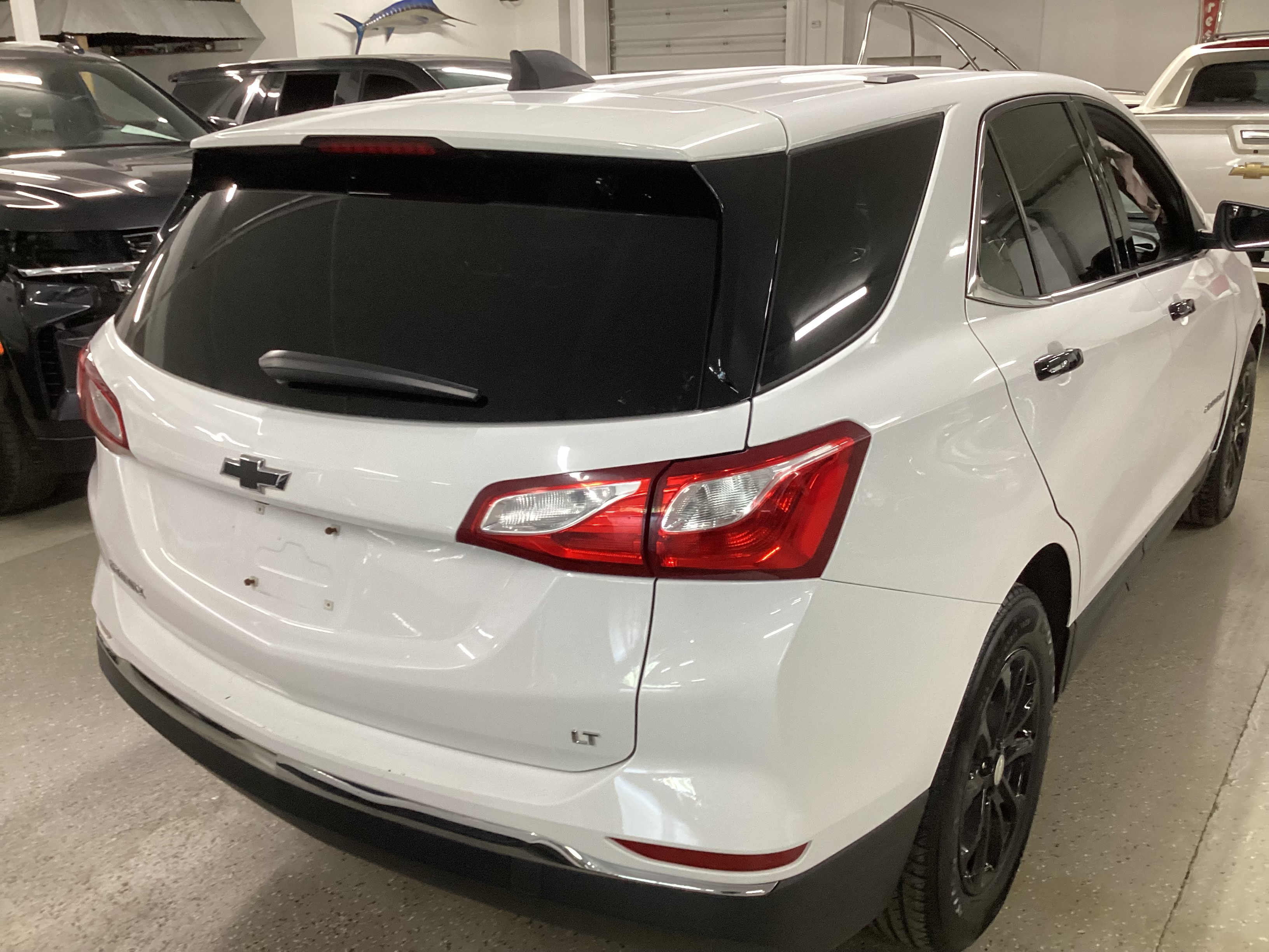 2019 CHEVROLET Equinox LT - Image 3