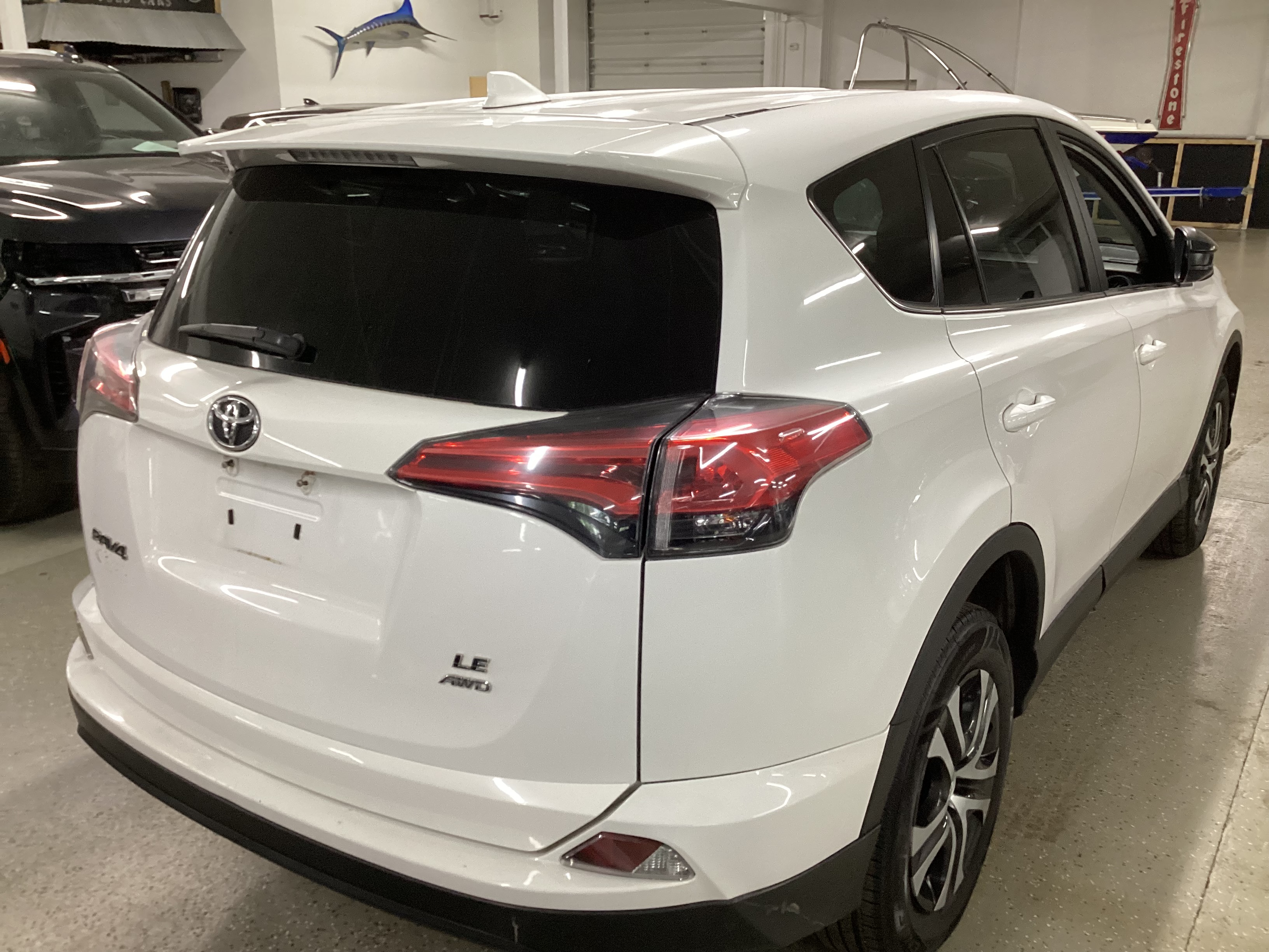 2018 TOYOTA RAV4 LE AWD - Image 3