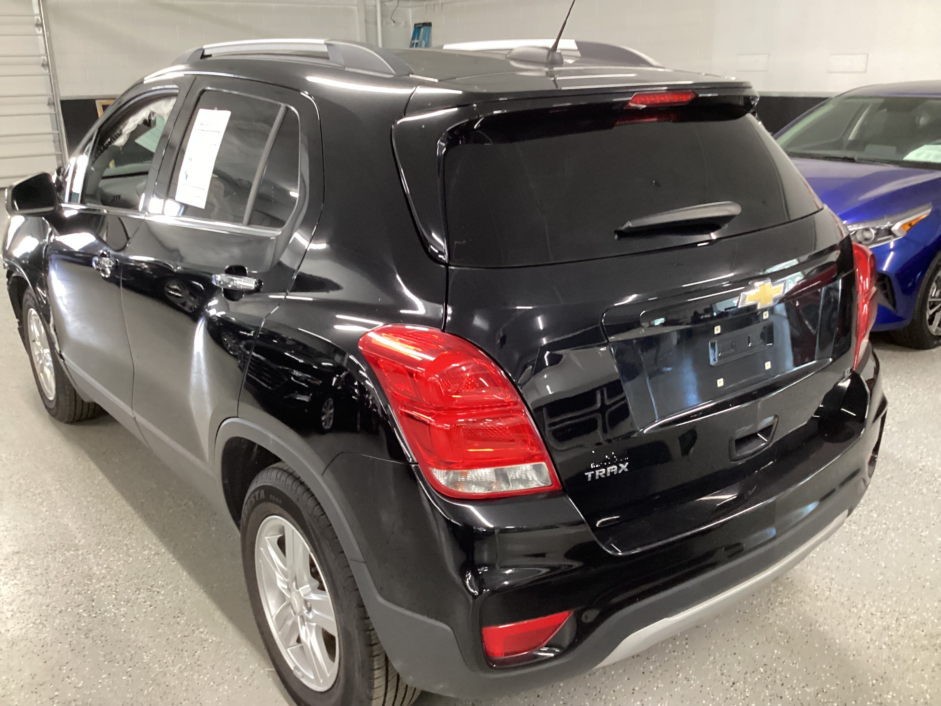 2017 CHEVROLET Trax LT - Image 2