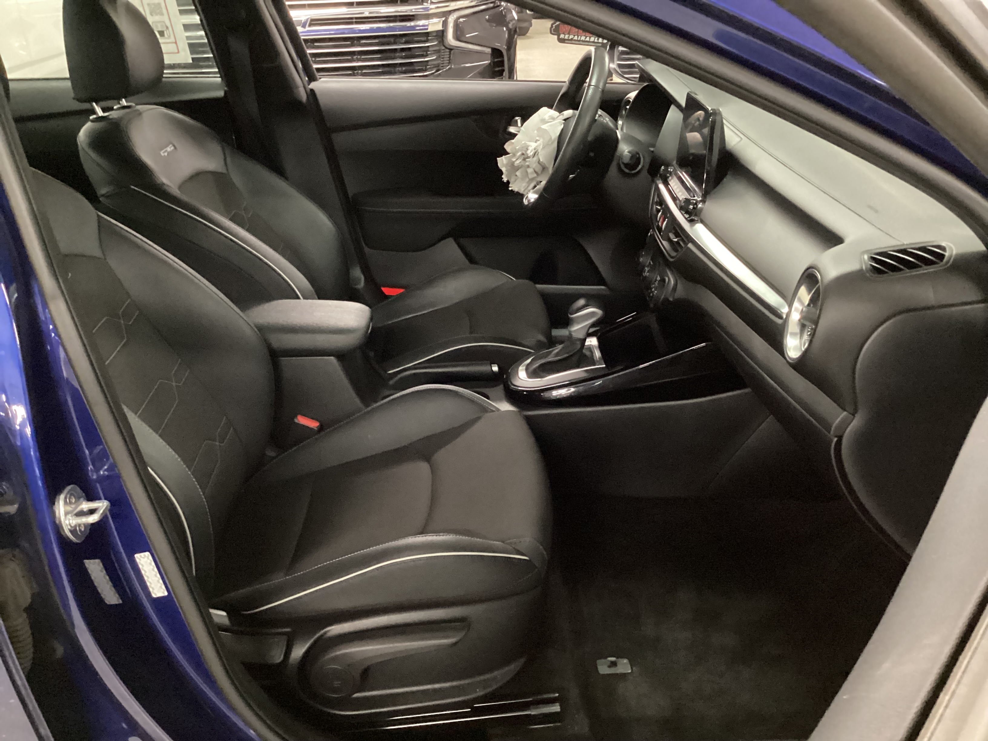 2020 KIA Forte GT Line - Image 12