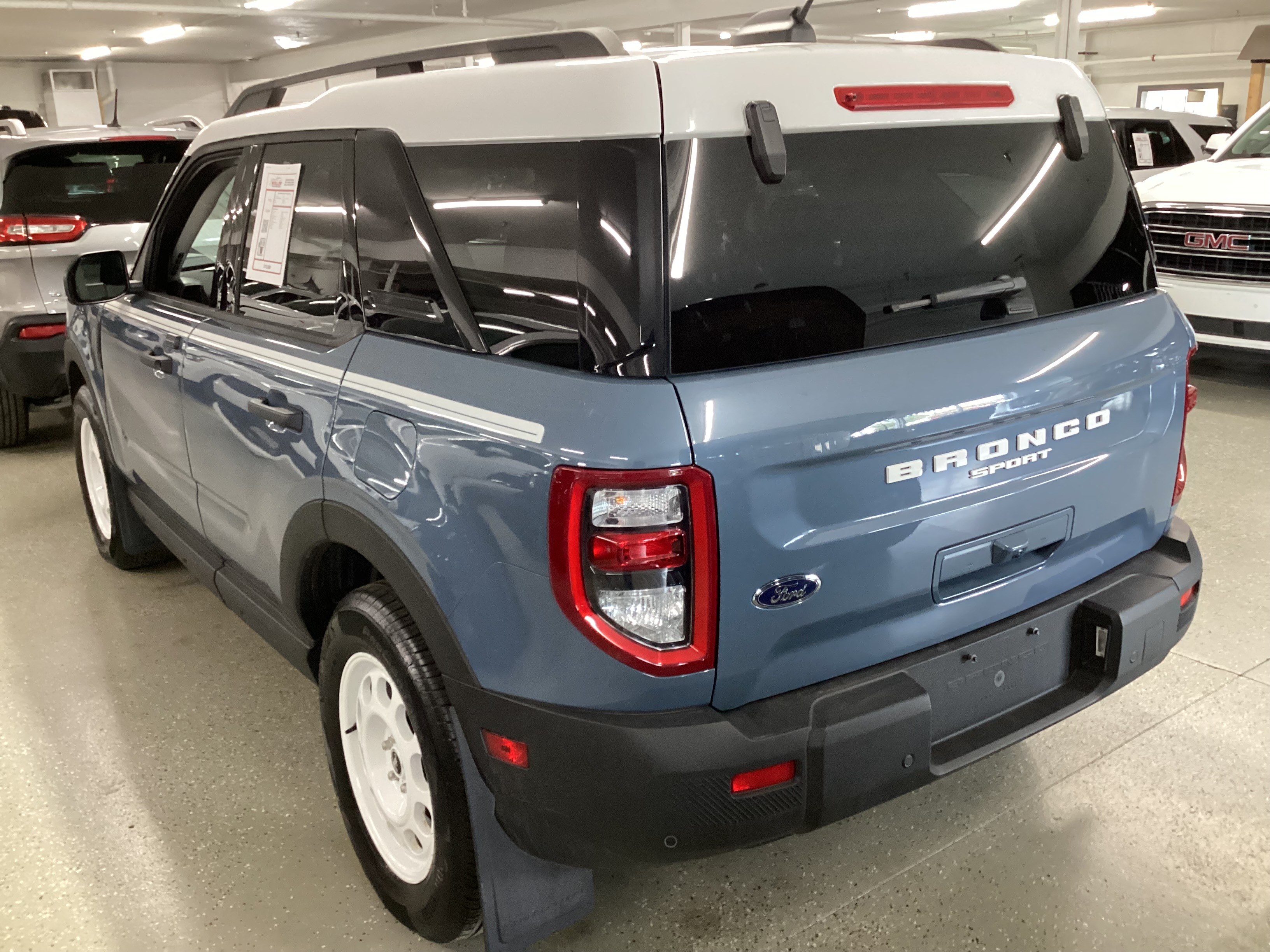 2025 FORD Bronco Sport Heritage 4x4 - Image 2