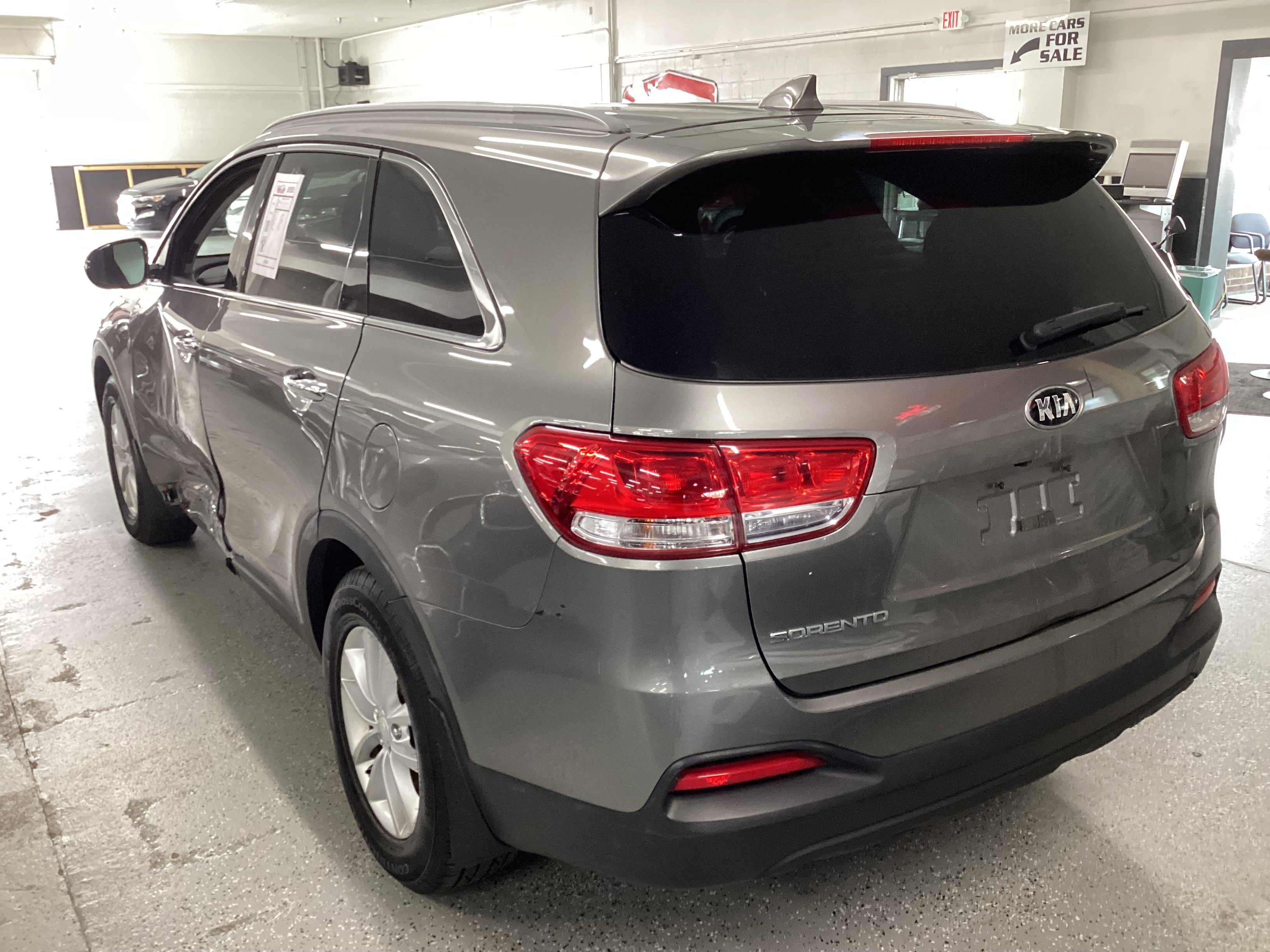 2016 KIA Sorento LX - Image 2