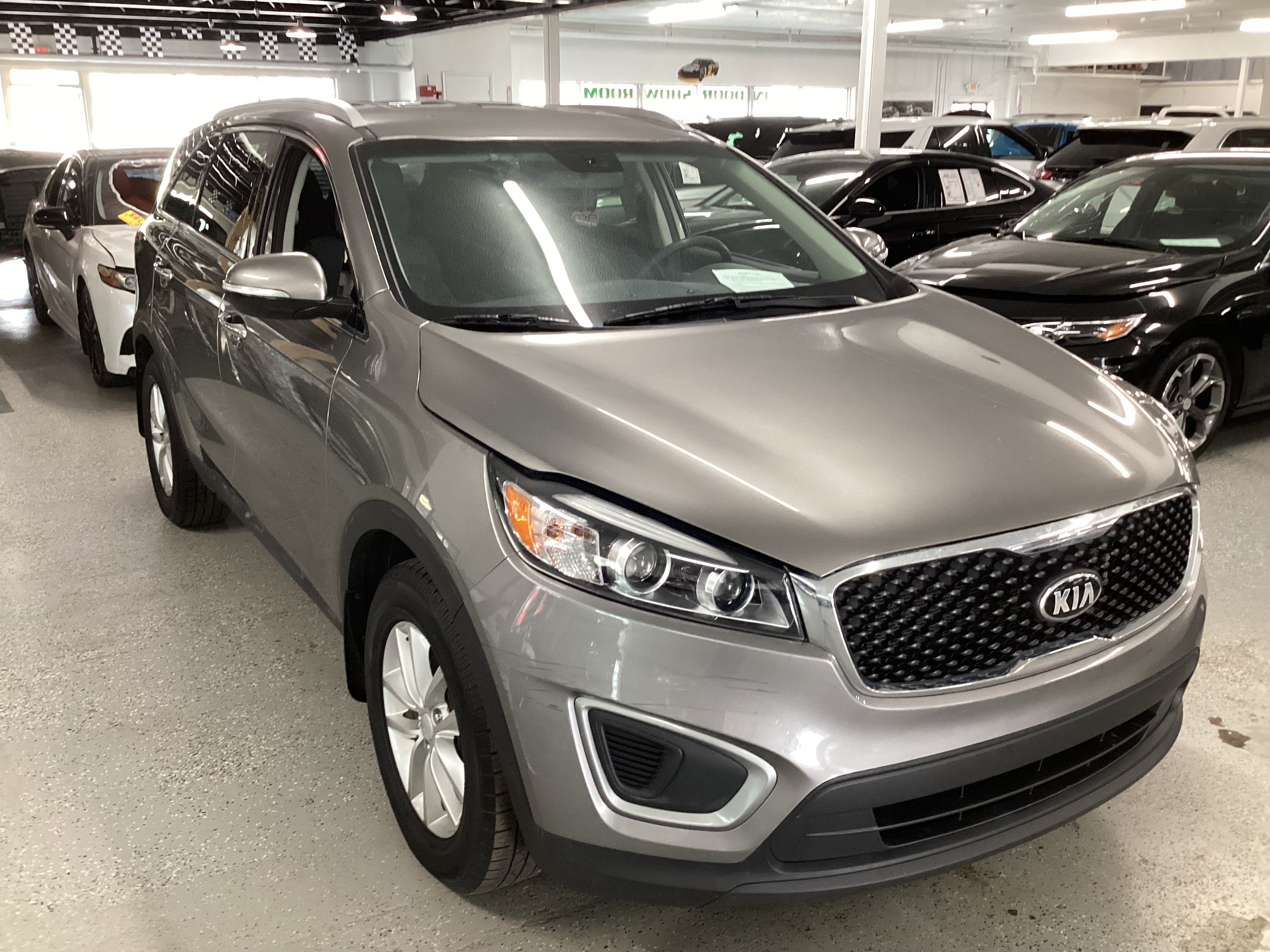 2016 KIA Sorento LX - Image 4