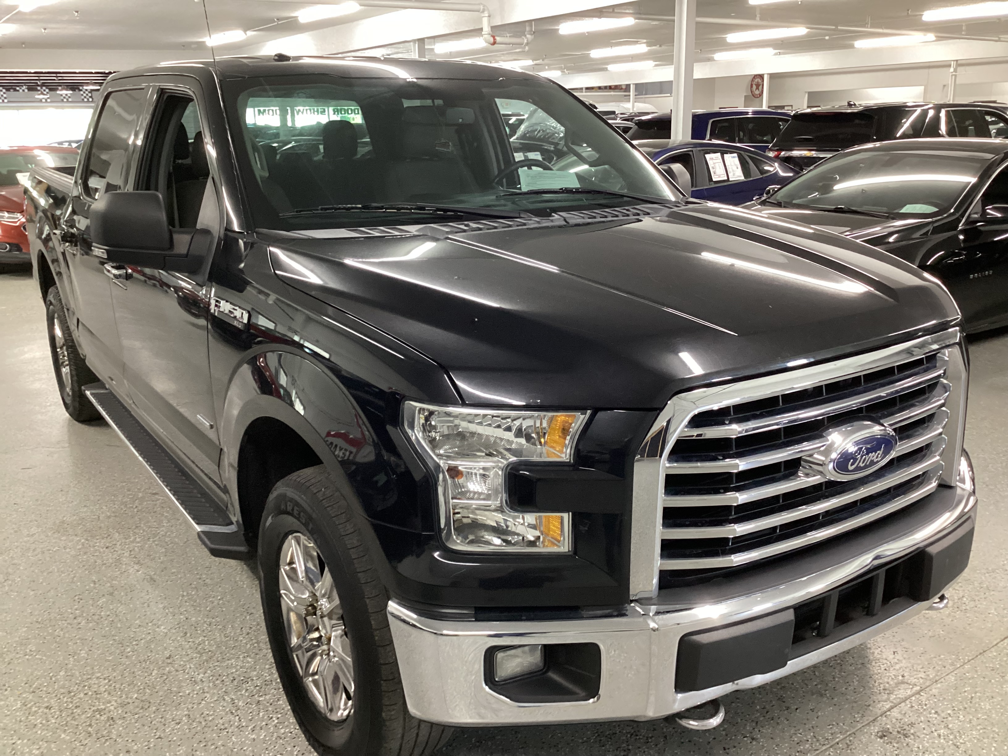 2015 FORD F-150 XLT SuperCrew 4WD - Image 4