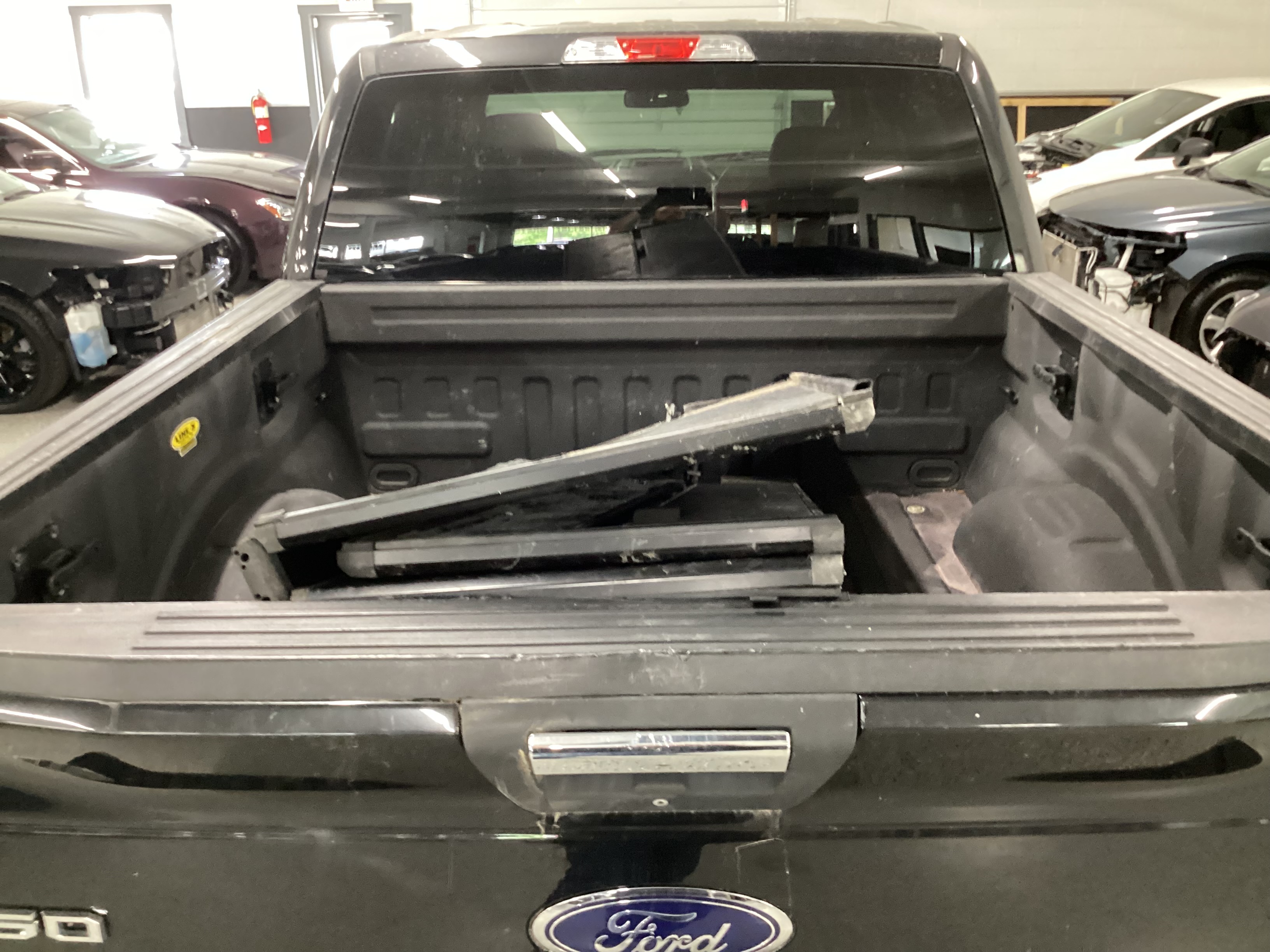2015 FORD F-150 XLT SuperCrew 4WD - Image 7
