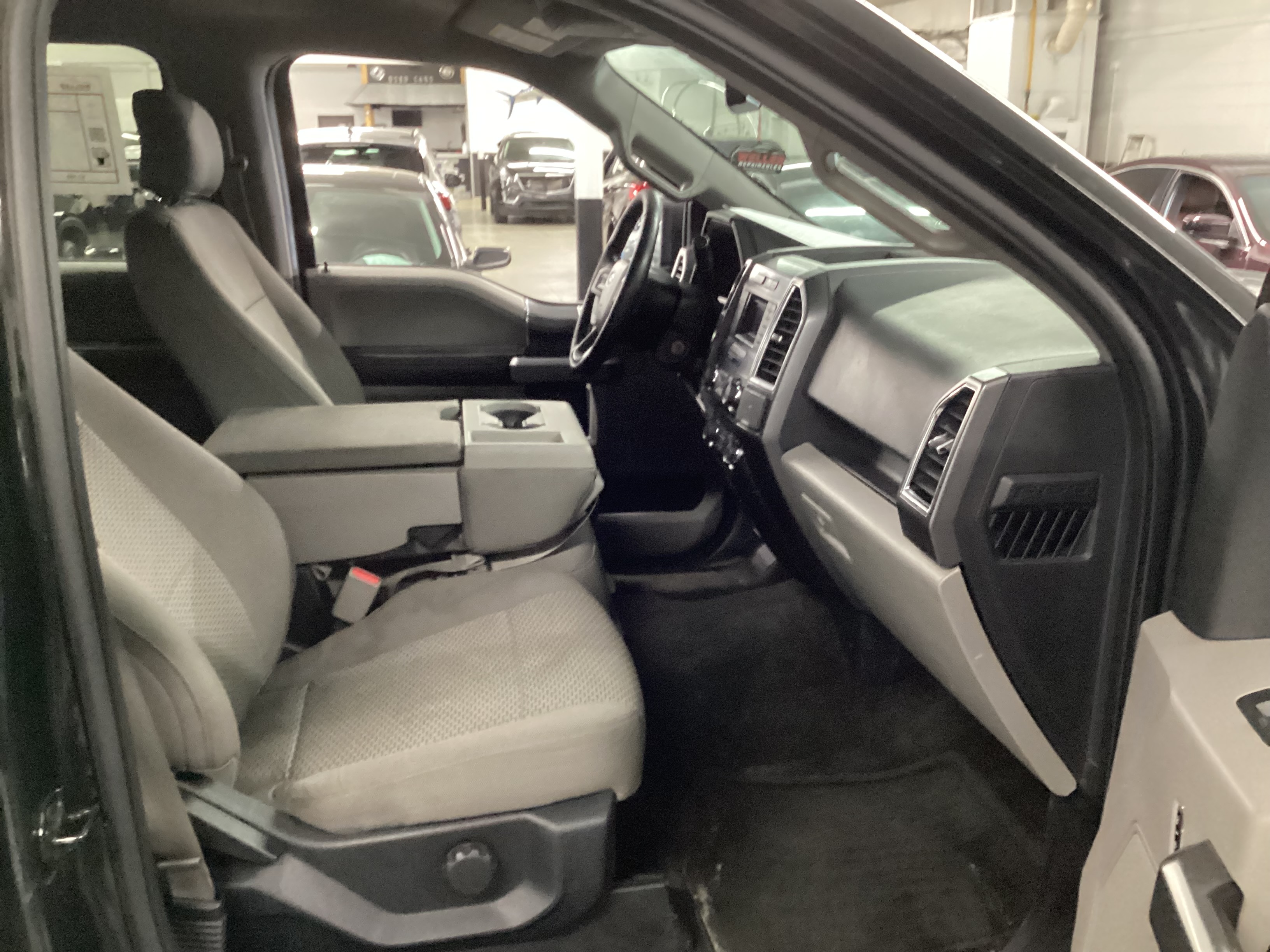 2015 FORD F-150 XLT SuperCrew 4WD - Image 9