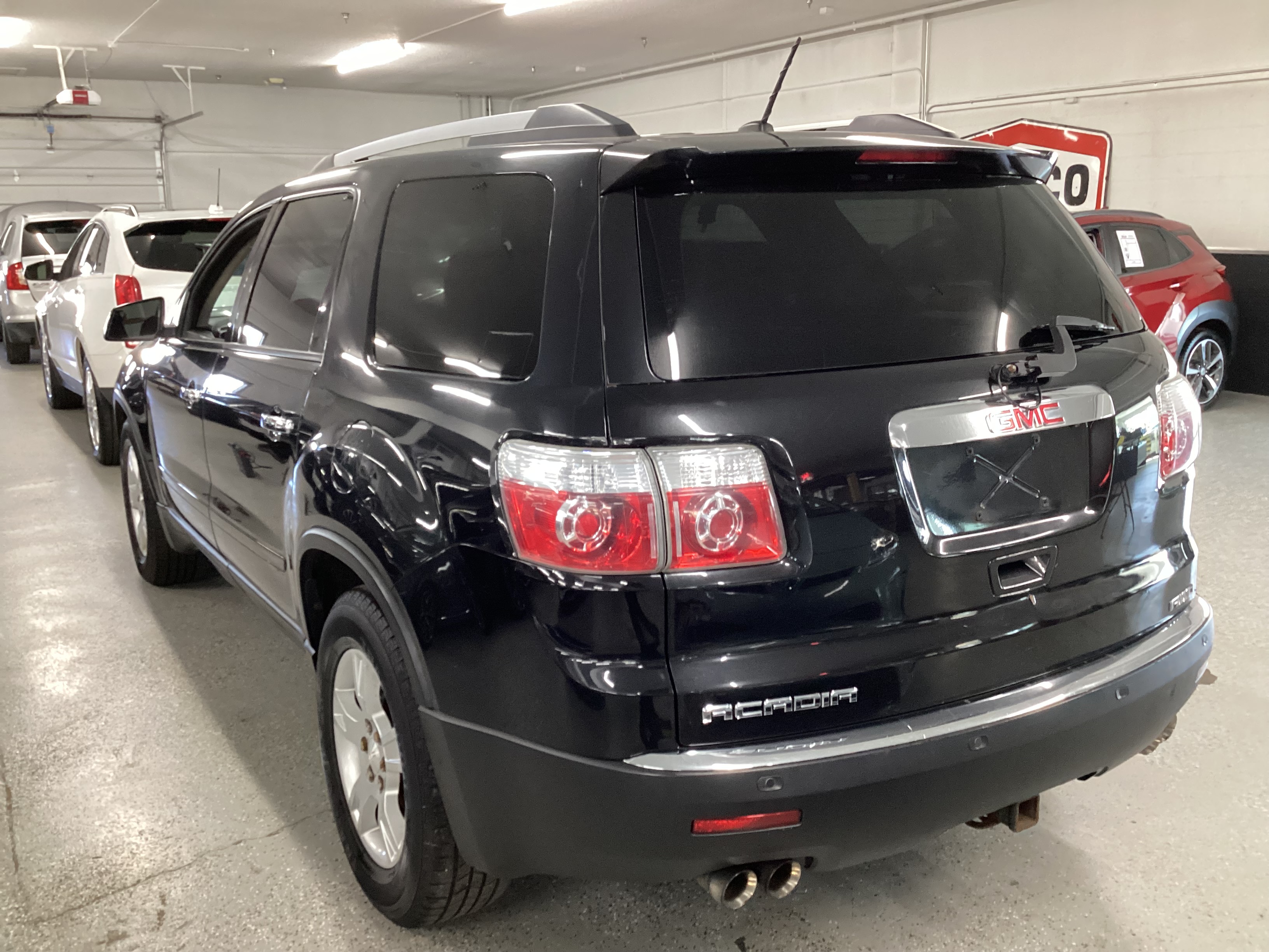 2012 GMC Acadia SLE-2 AWD - Image 2