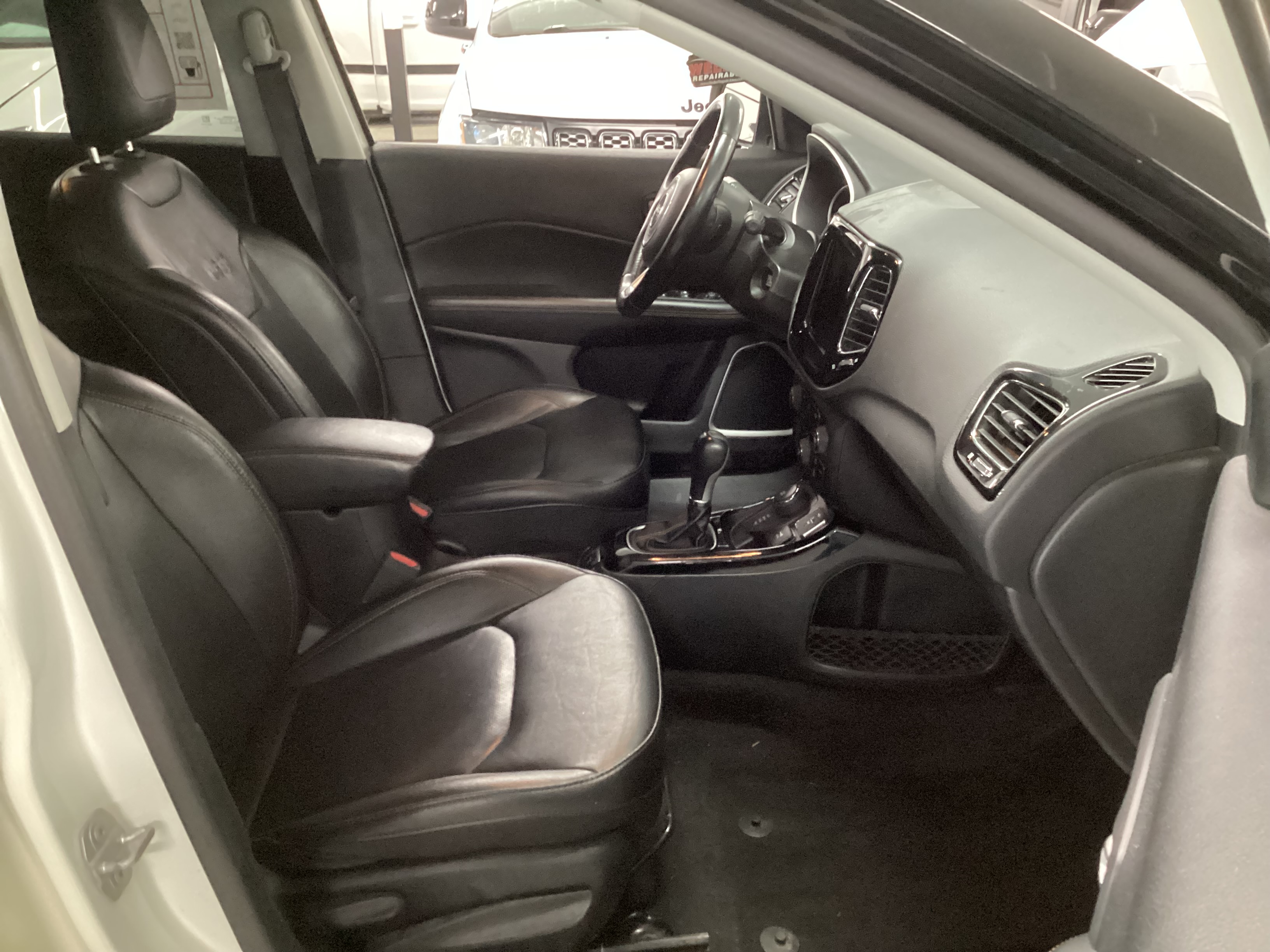 2020 JEEP Compass Limited - Image 11