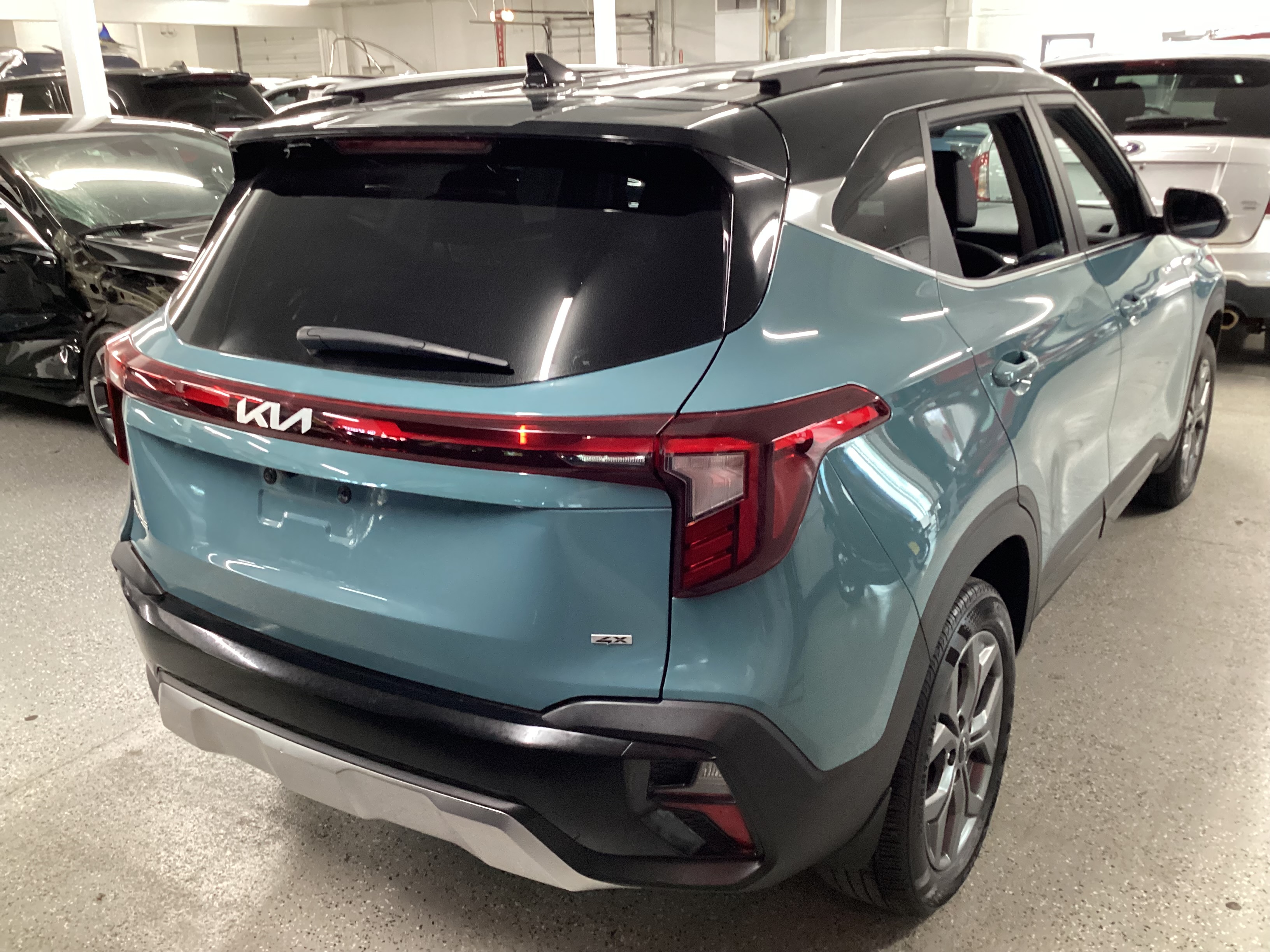 2024 KIA Seltos S AWD - Image 3