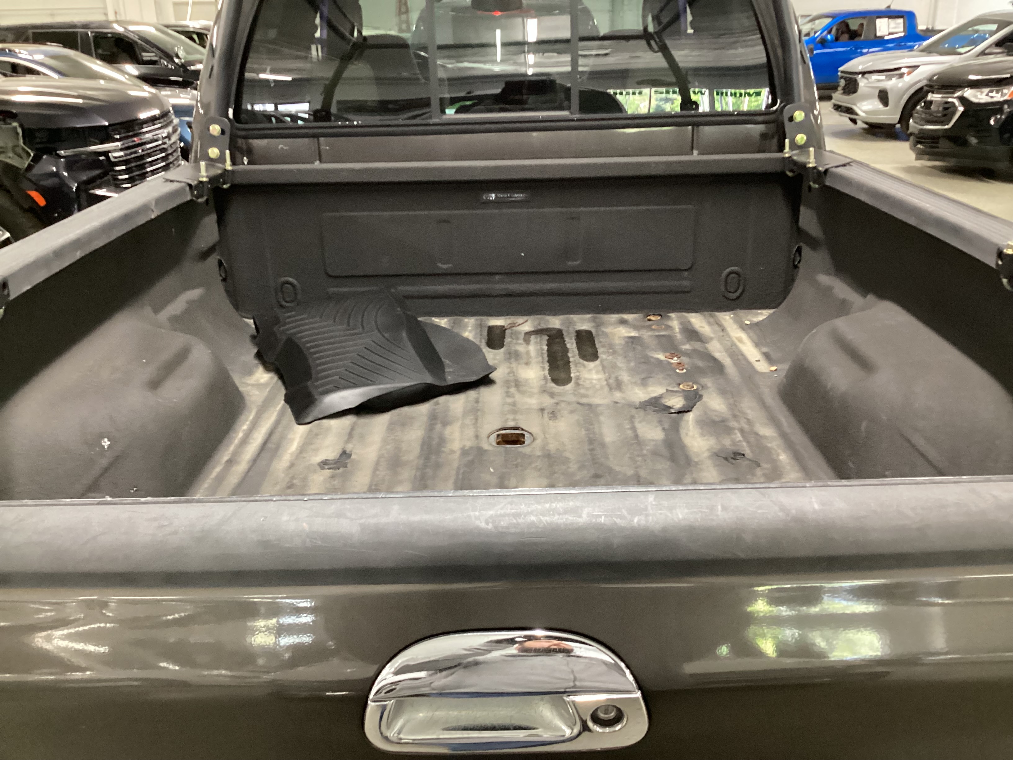 2005 FORD F-250 Lariat 4WD Crew Cab - Image 11