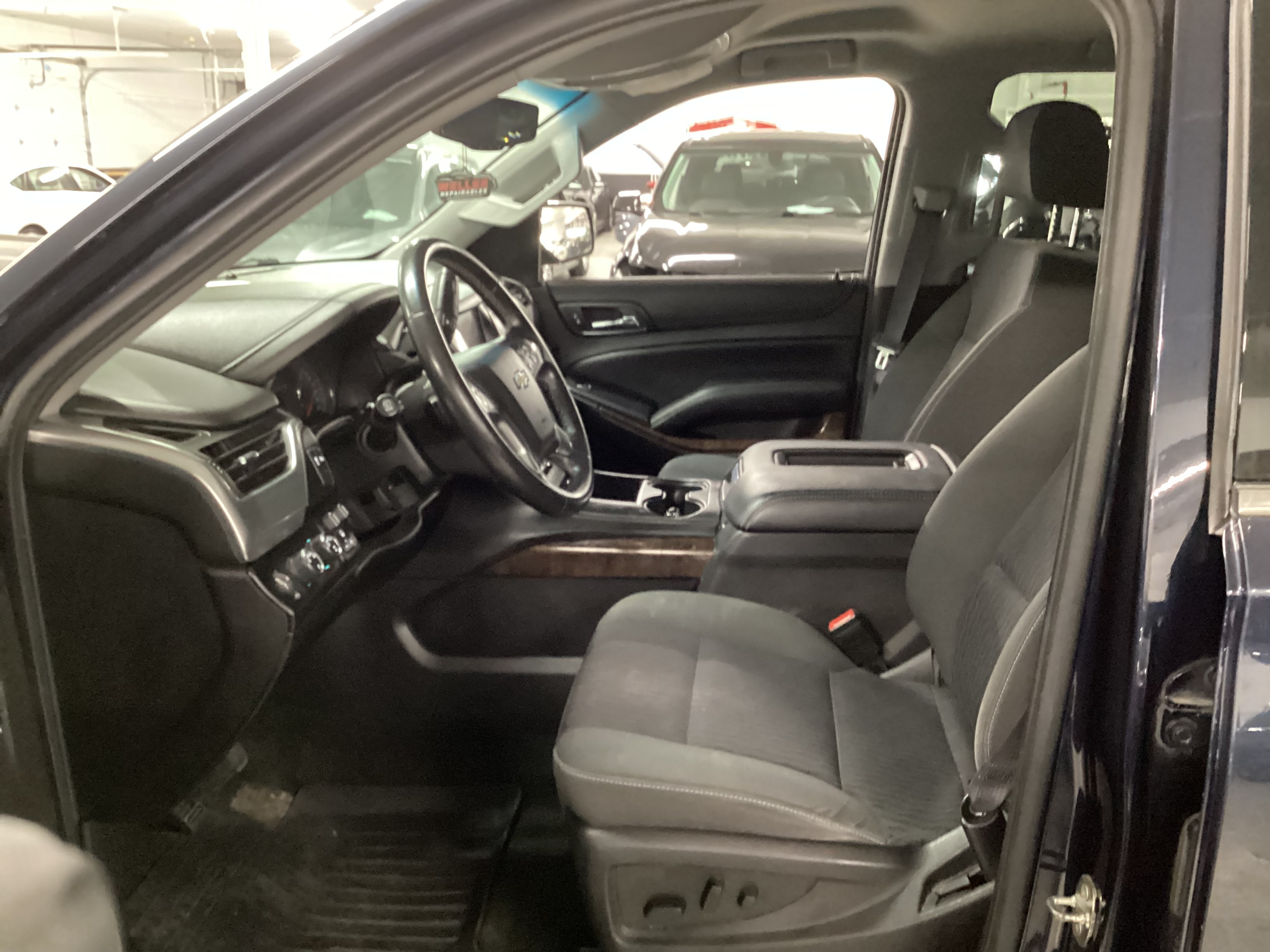 2017 CHEVROLET Tahoe LS 4WD - Image 9