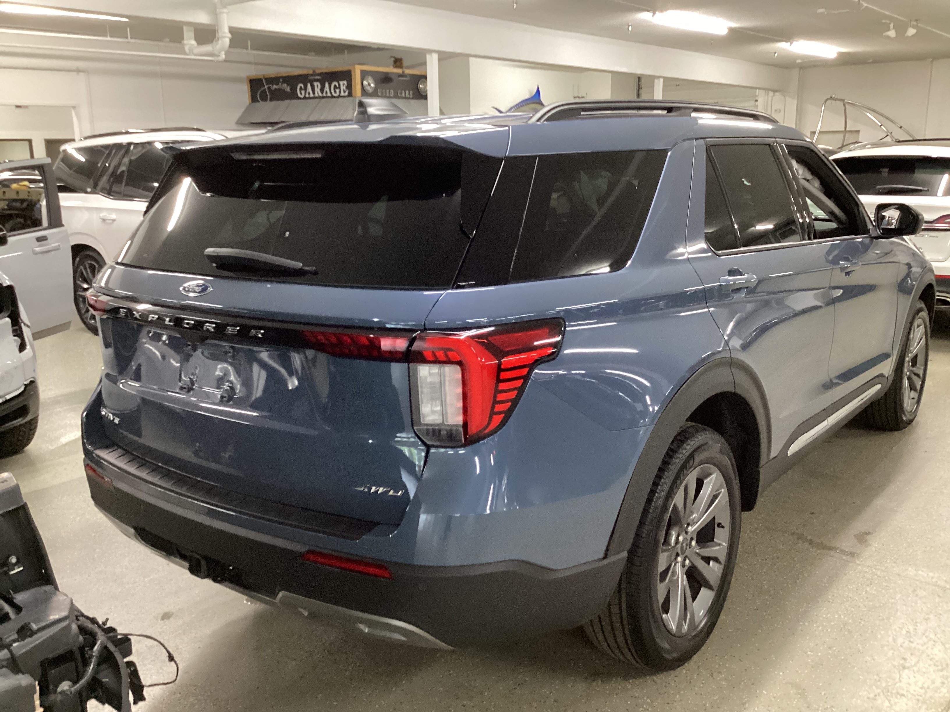 2025 FORD Explorer Active 4WD - Image 3