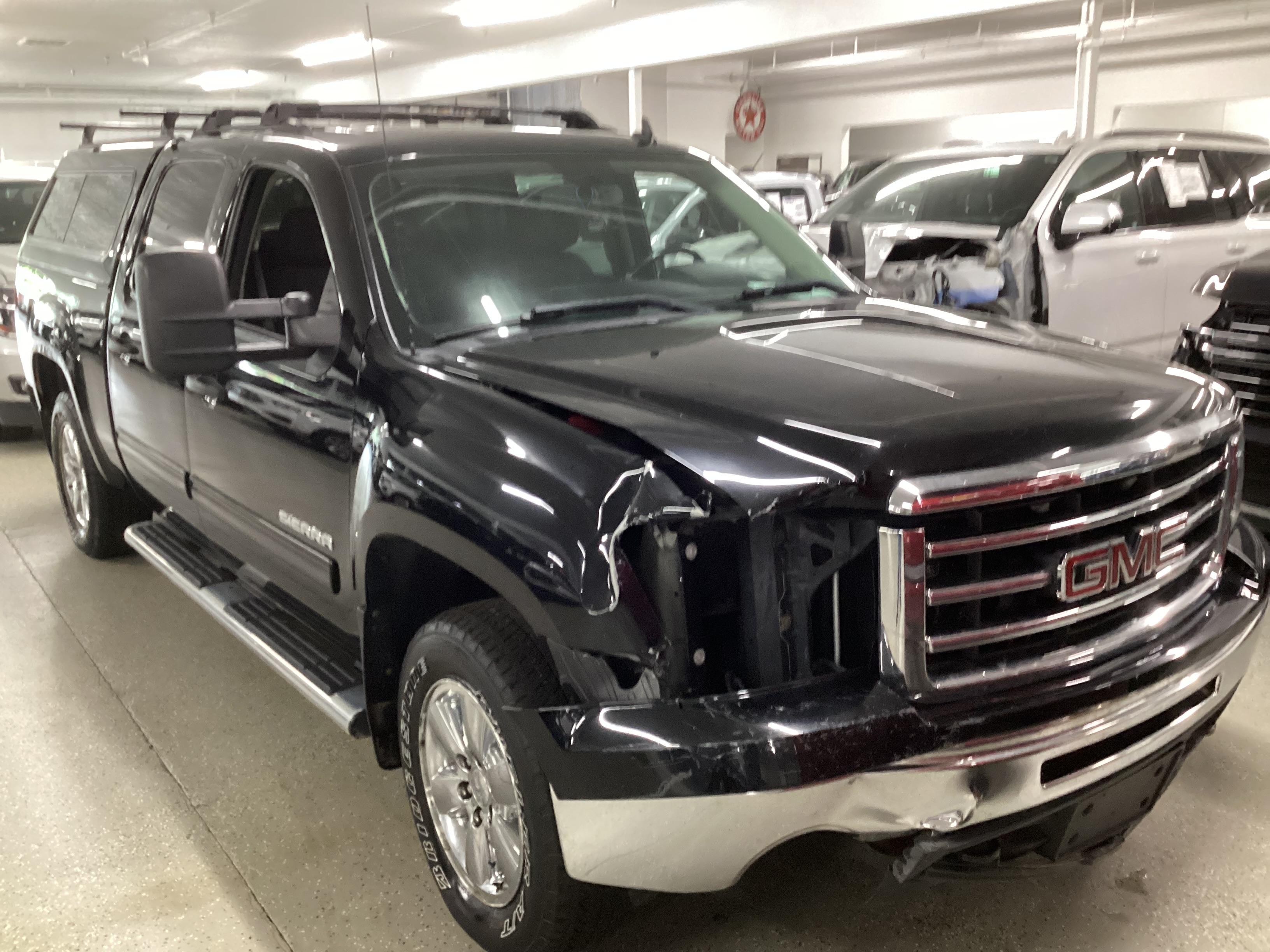 2013 GMC Sierra 4WD Crew Cab SLE - Image 4