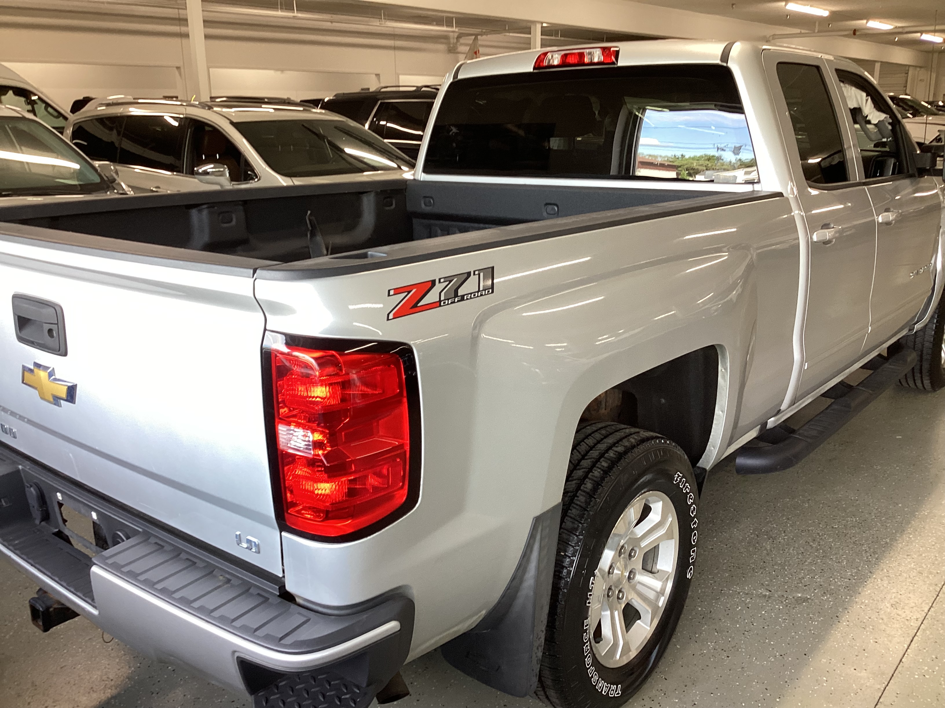 2019 CHEVROLET Silverado LD 4WD Double Cab LT - Image 3
