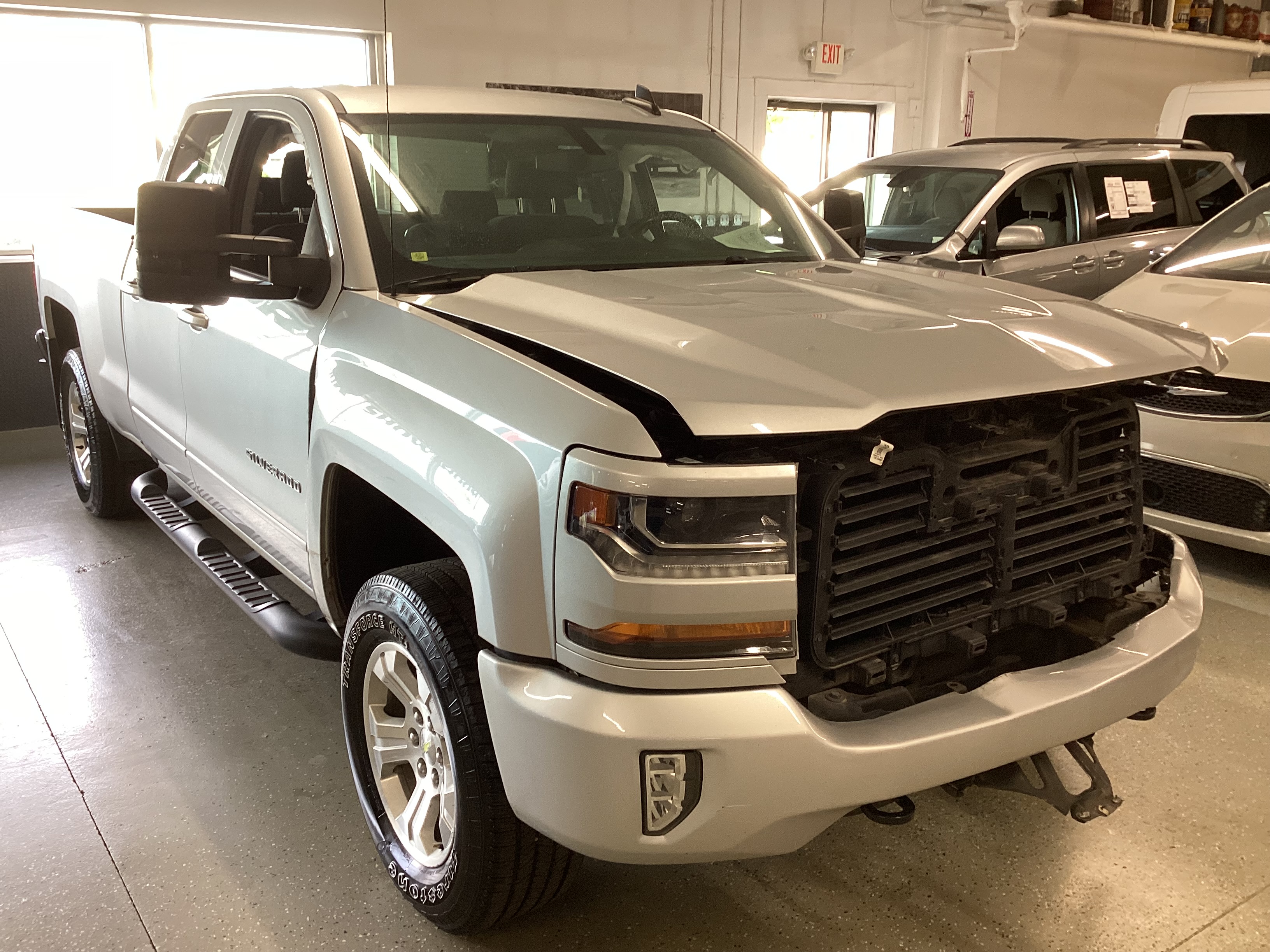 2019 CHEVROLET Silverado LD 4WD Double Cab LT - Image 4