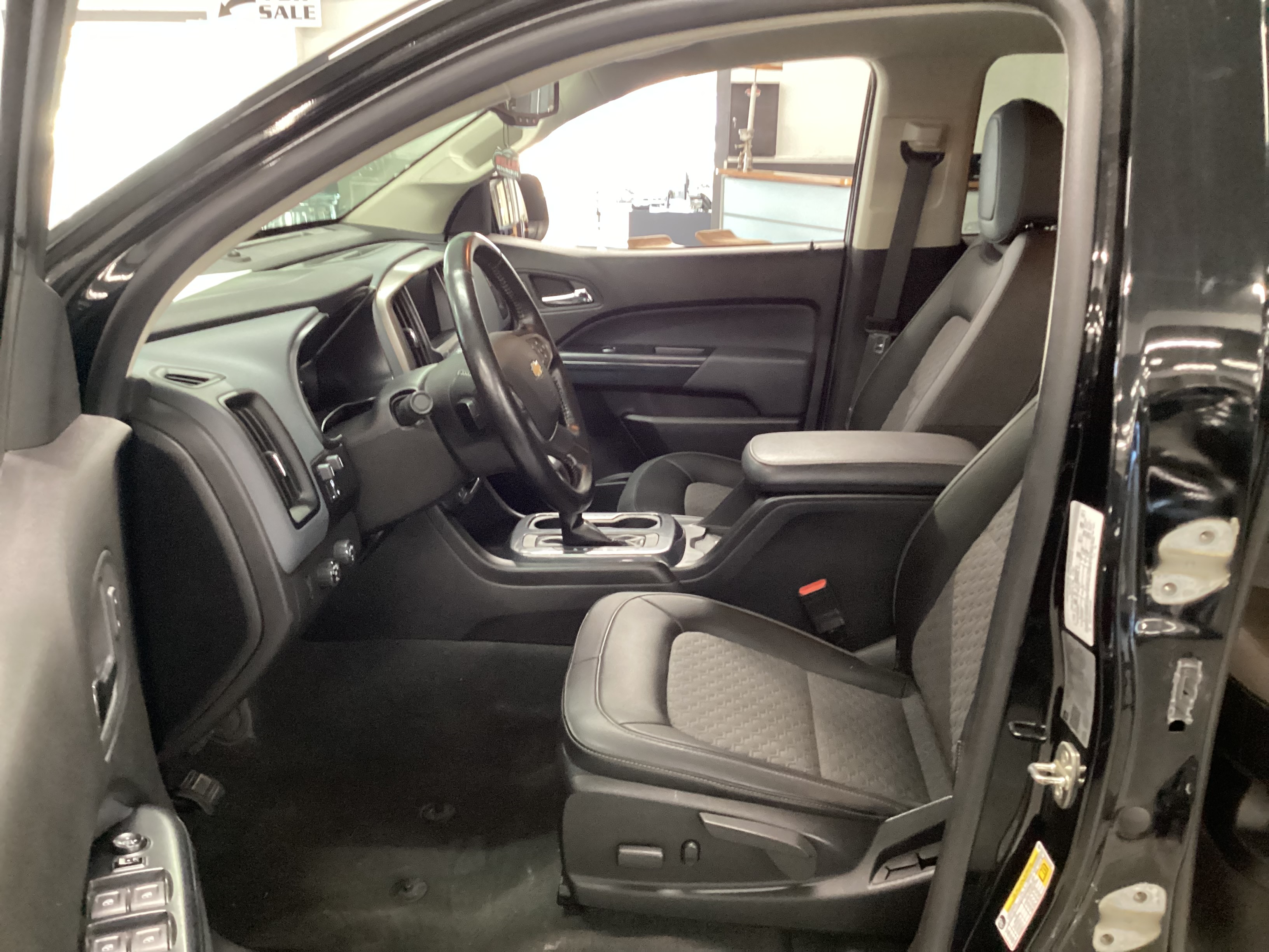 2021 CHEVROLET Colorado Z71 Crew Cab 4WD - Image 6