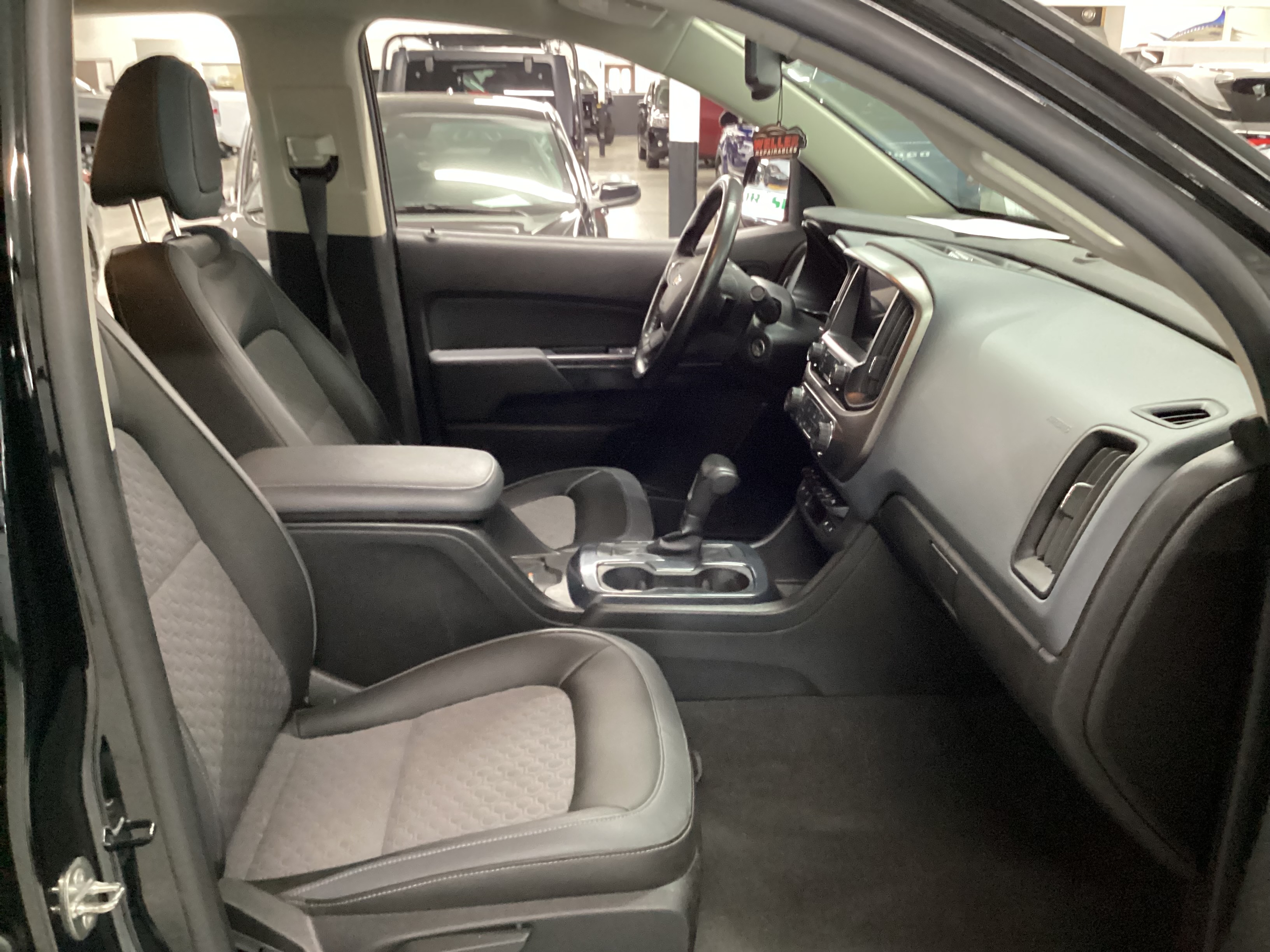 2021 CHEVROLET Colorado Z71 Crew Cab 4WD - Image 16