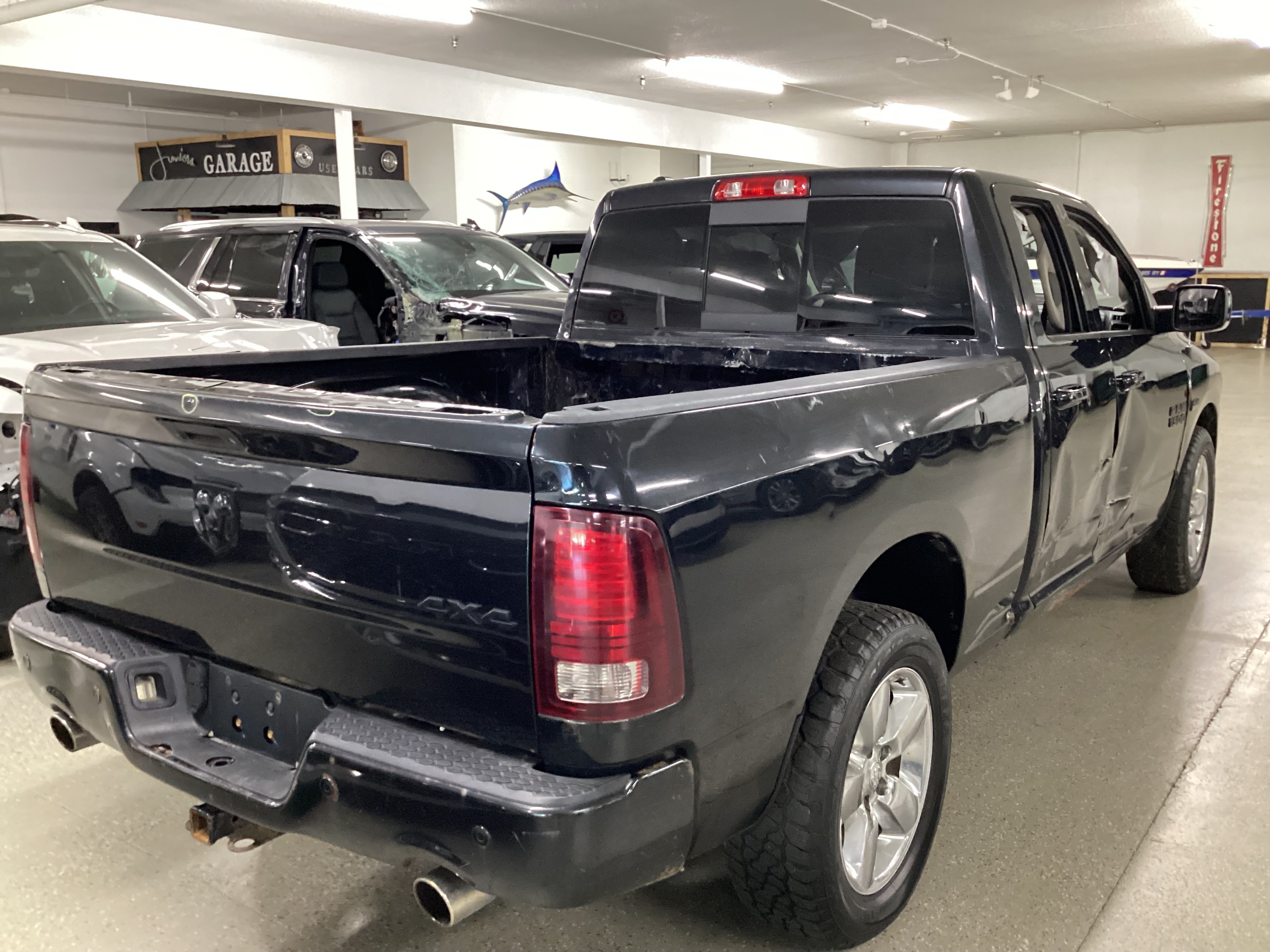 2016 RAM 1500 4WD Quad Cab Sport - Image 3