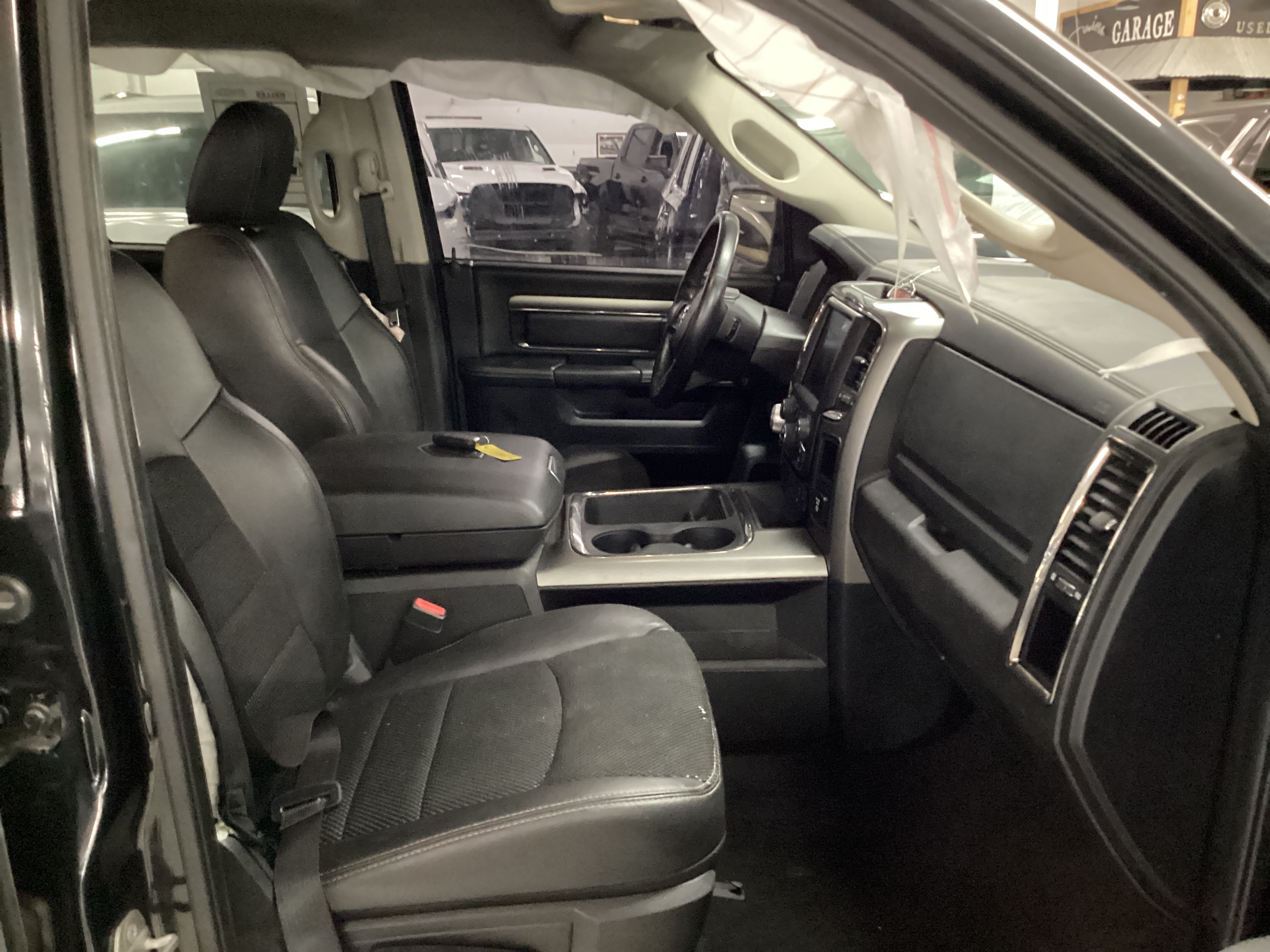 2016 RAM 1500 4WD Quad Cab Sport - Image 12
