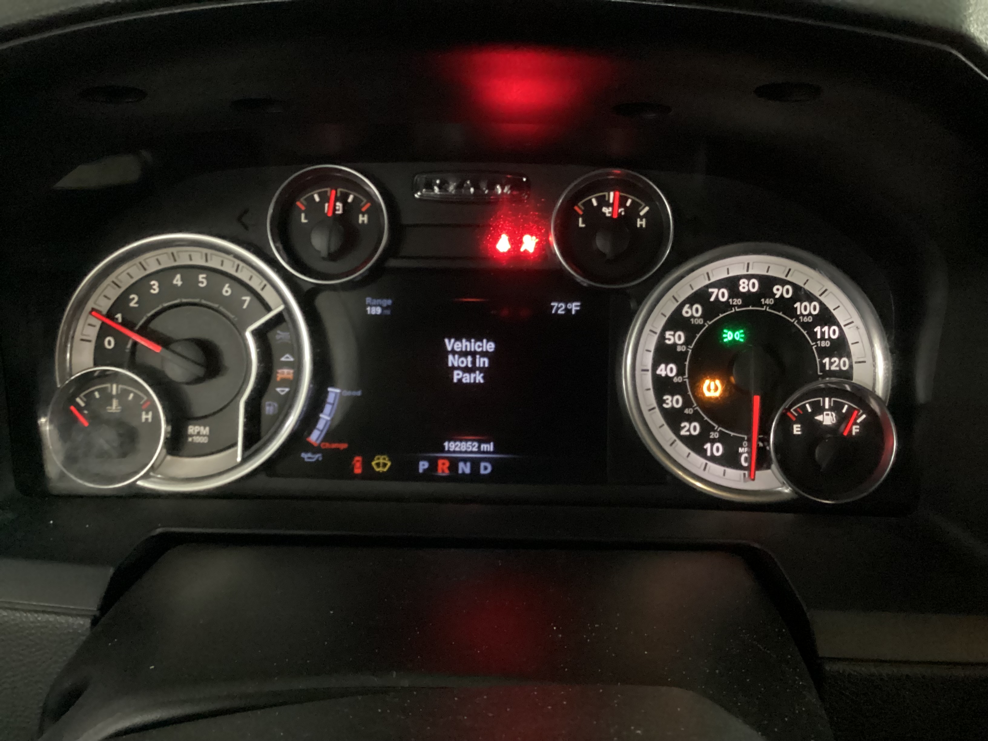2016 RAM 1500 4WD Quad Cab Sport - Image 13