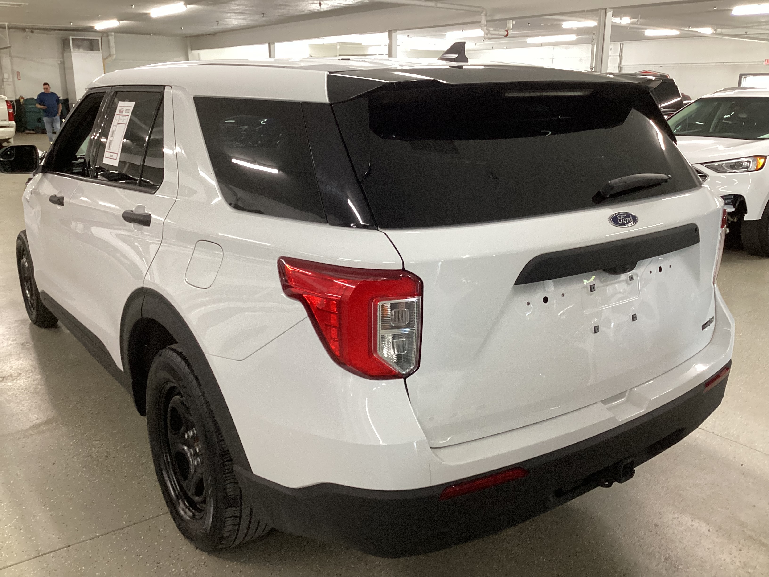 2023 FORD Explorer Police 4WD - Image 2