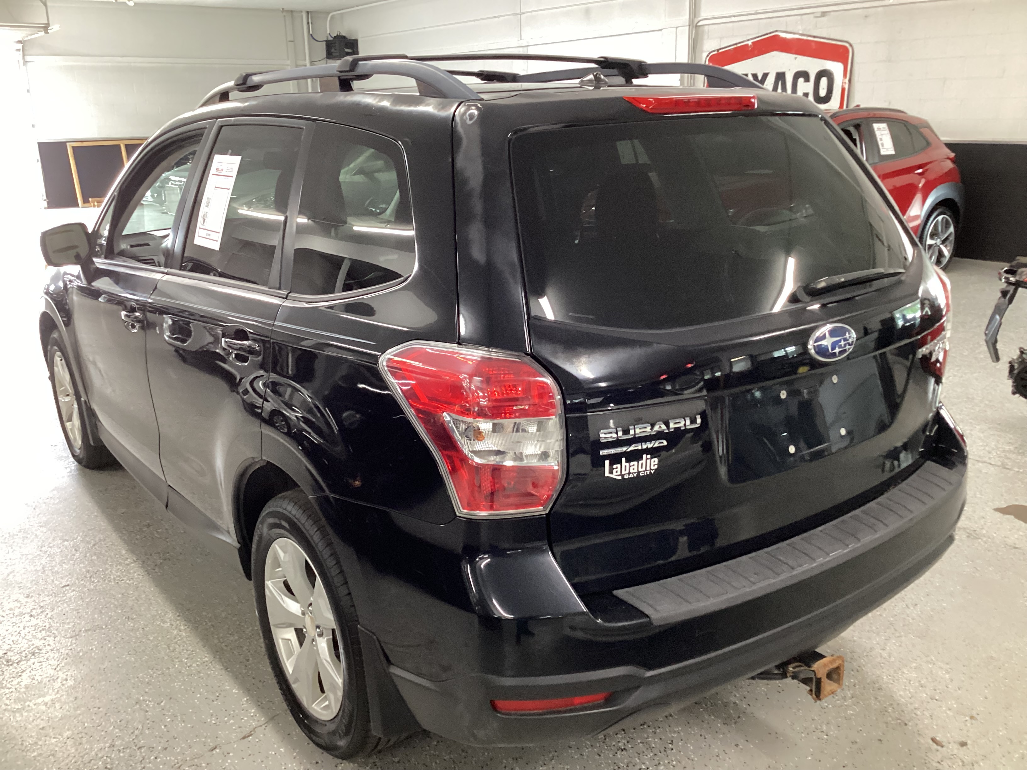 2015 SUBARU Forester Premium AWD - Image 2