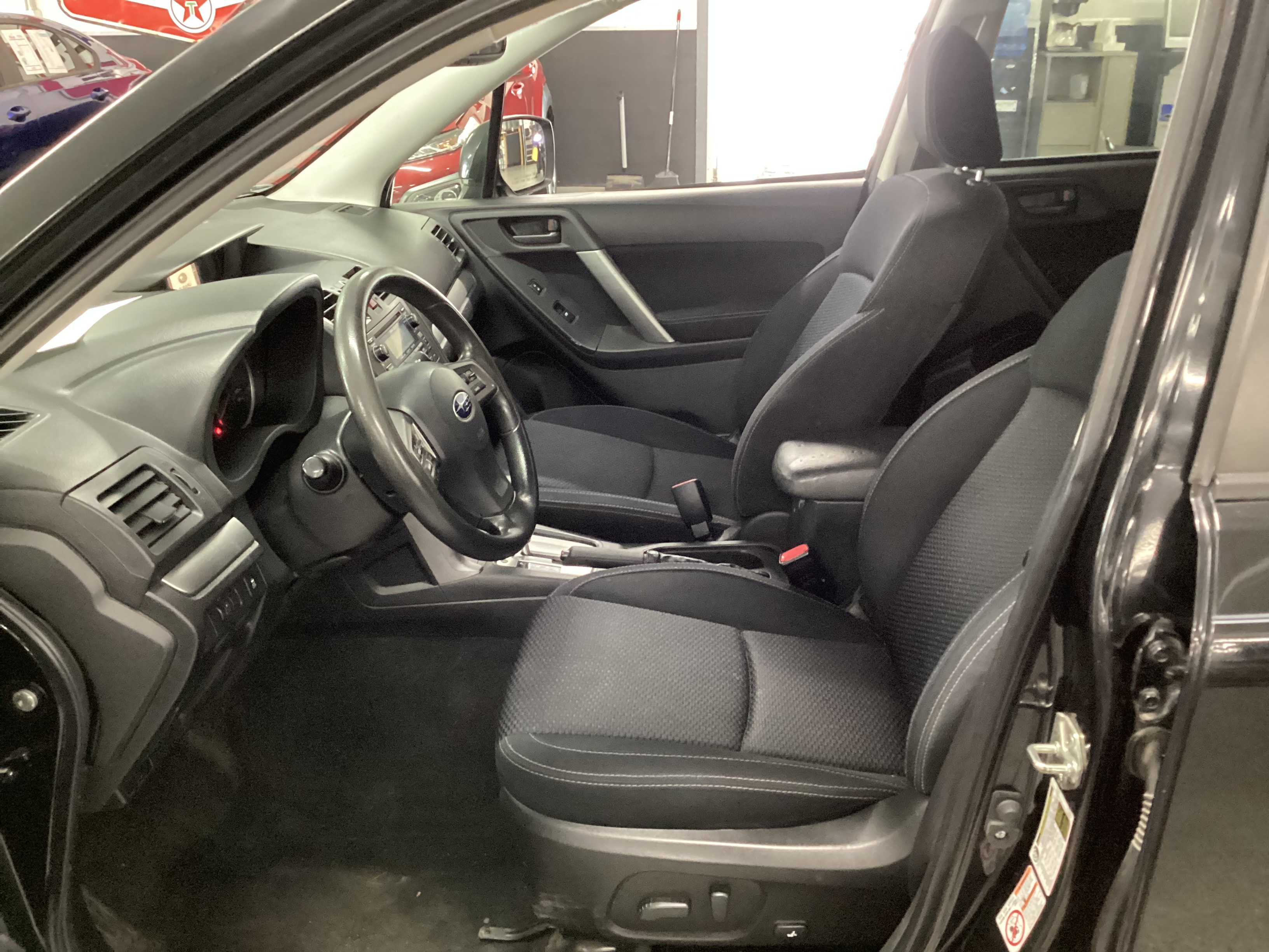 2015 SUBARU Forester Premium AWD - Image 6