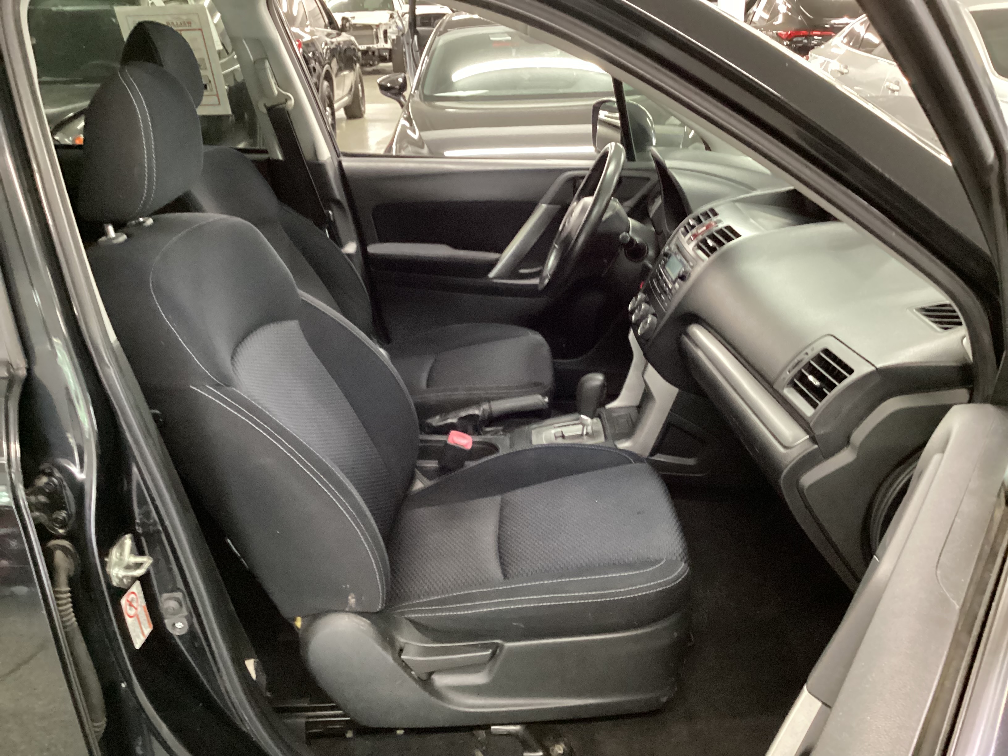 2015 SUBARU Forester Premium AWD - Image 10