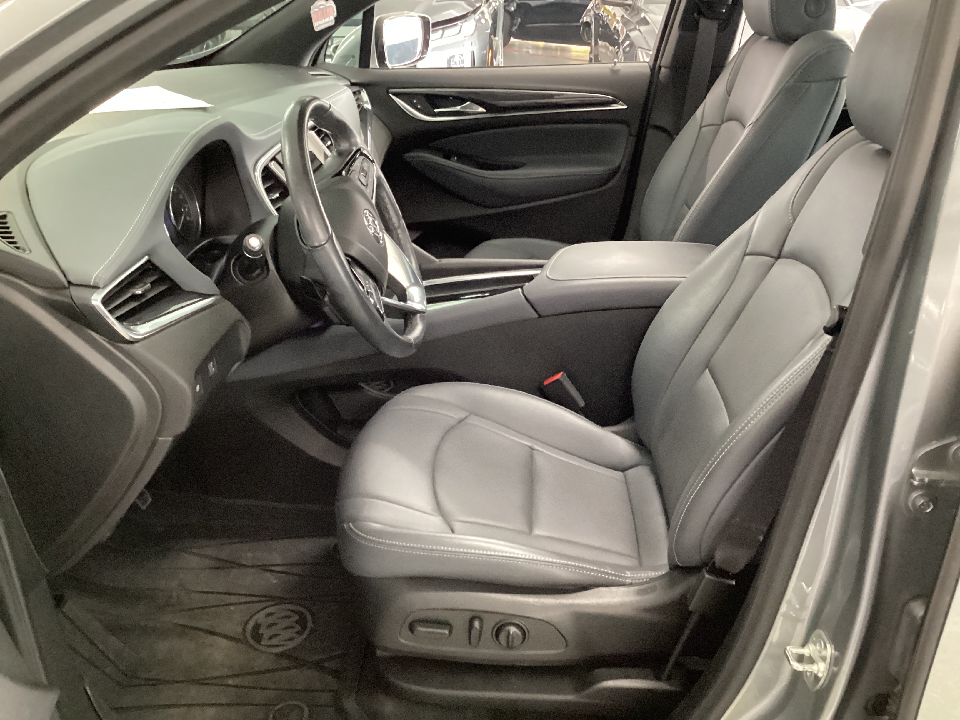 2024 BUICK Enclave Essence AWD - Image 5