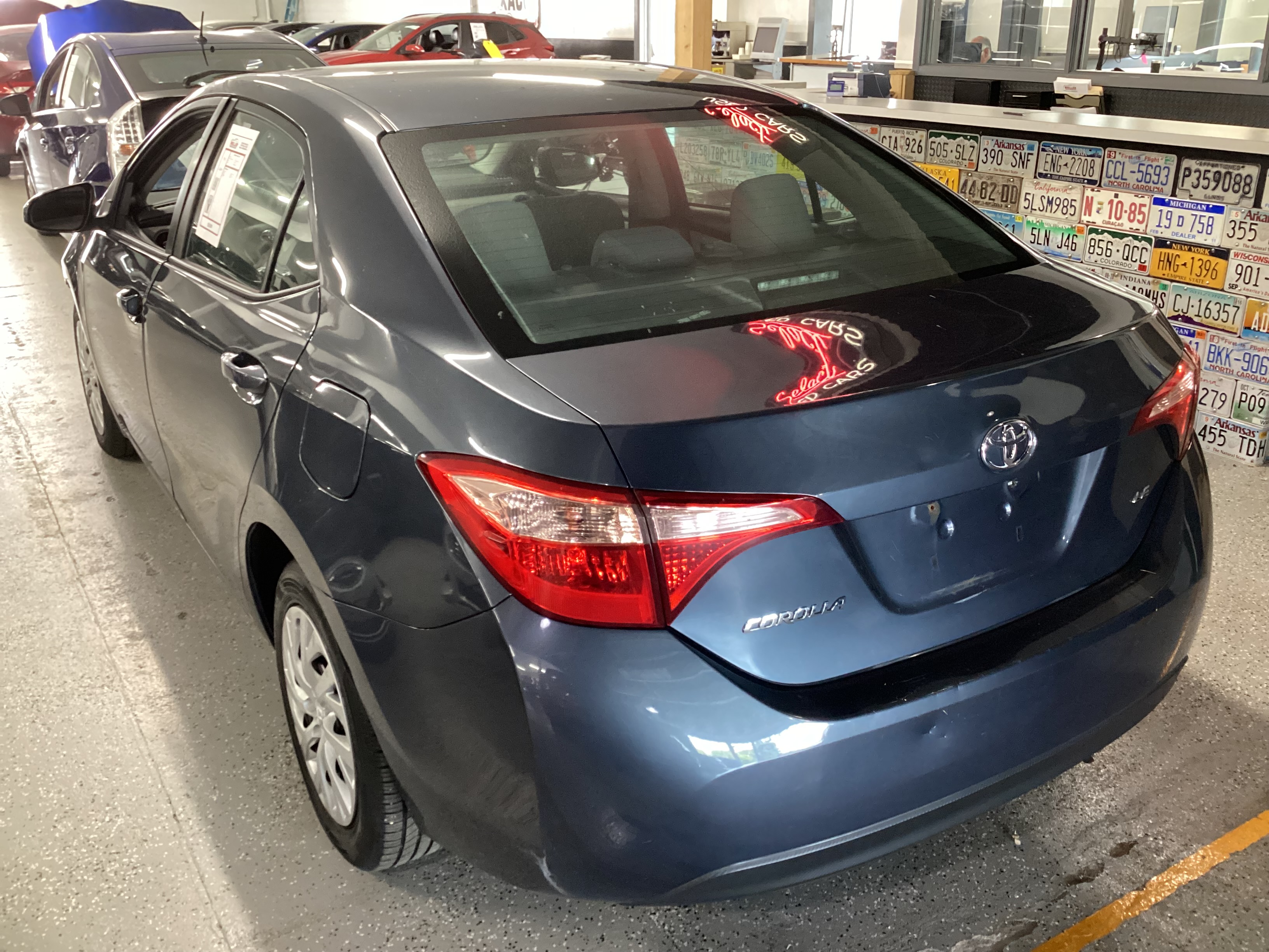 2018 TOYOTA Corolla LE - Image 2