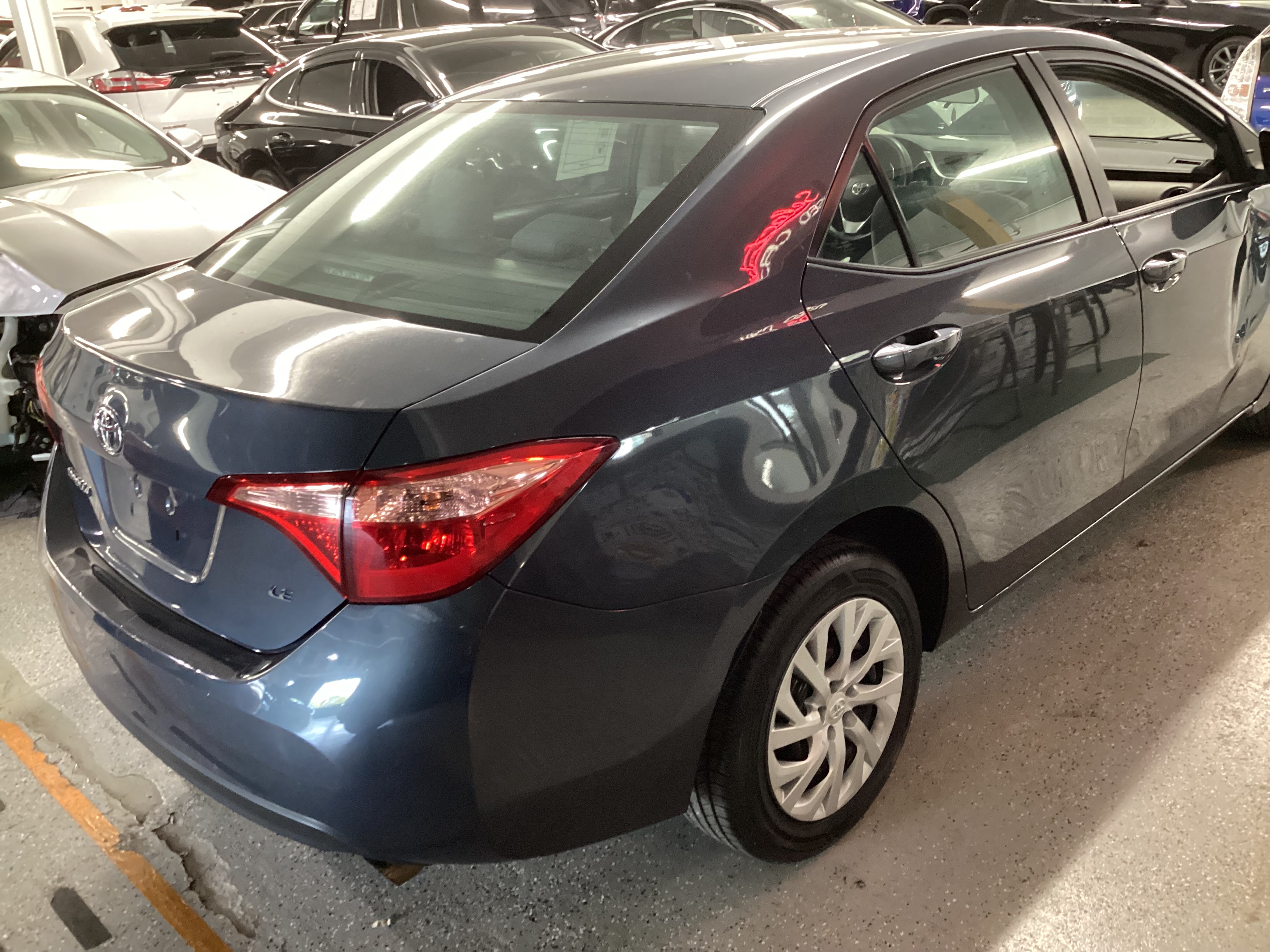2018 TOYOTA Corolla LE - Image 3